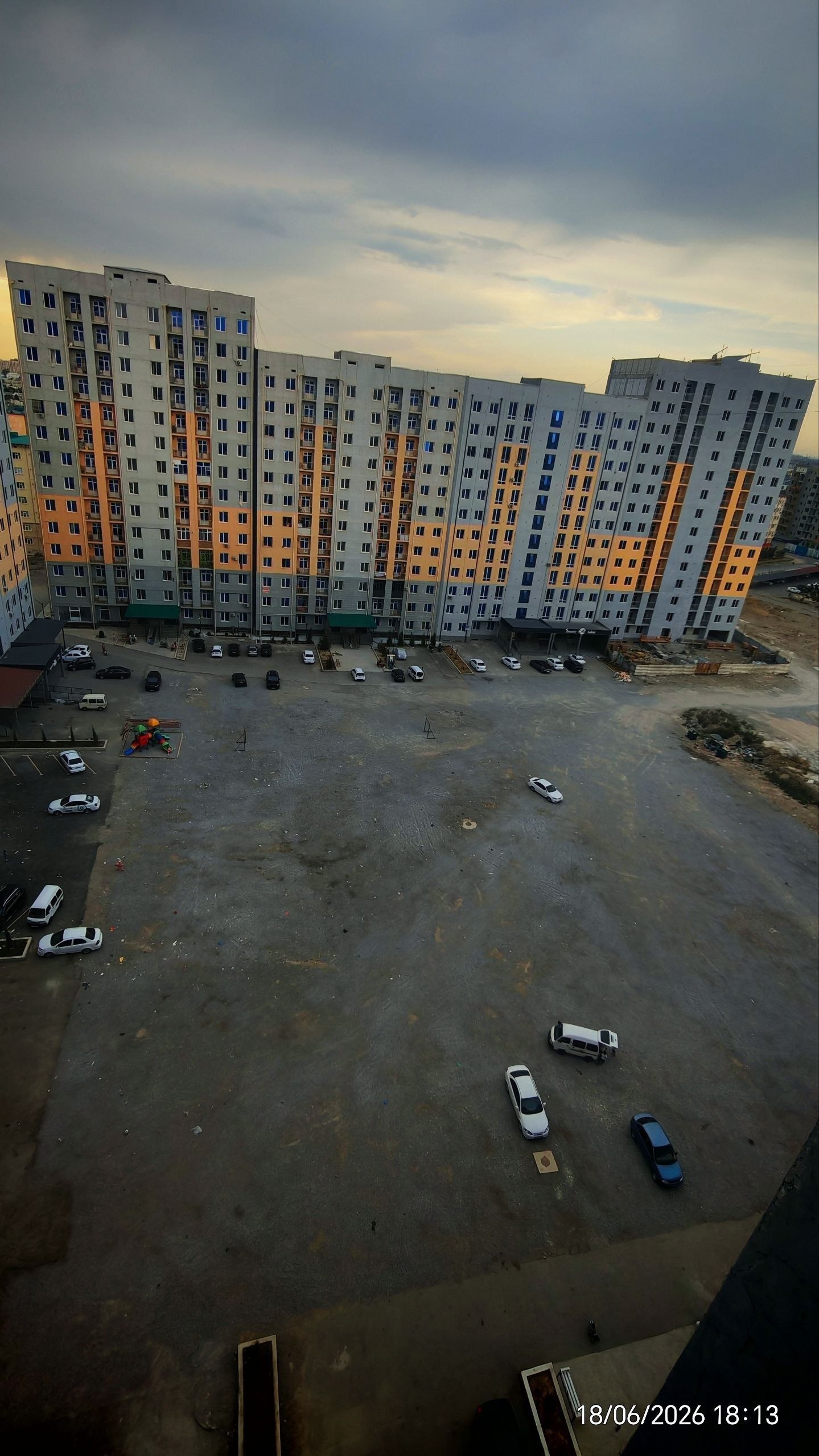 2 xonali 63 m² kvartira — 14-qavatda