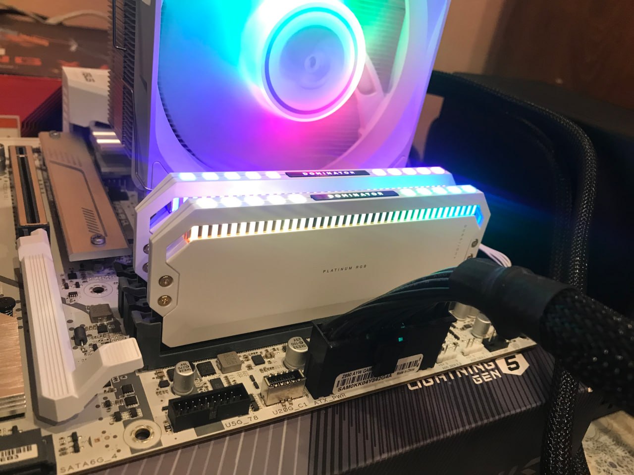DDR5 Corsair Dominator Platinum 32GB — 6200 MHz