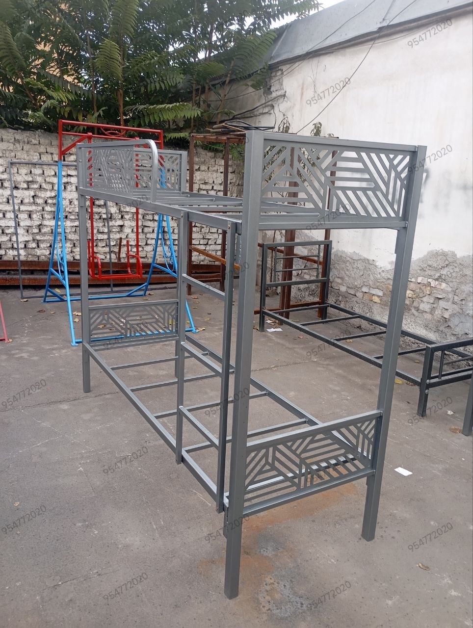1 kiwlik va 2 qavatli metall karavotlar