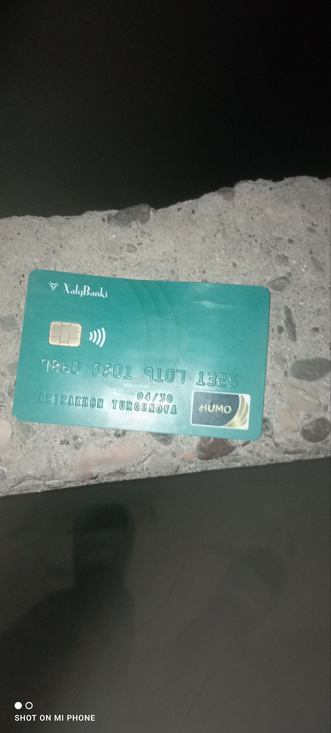 Shu plastik kartani topib oldim tel qilishsin berib