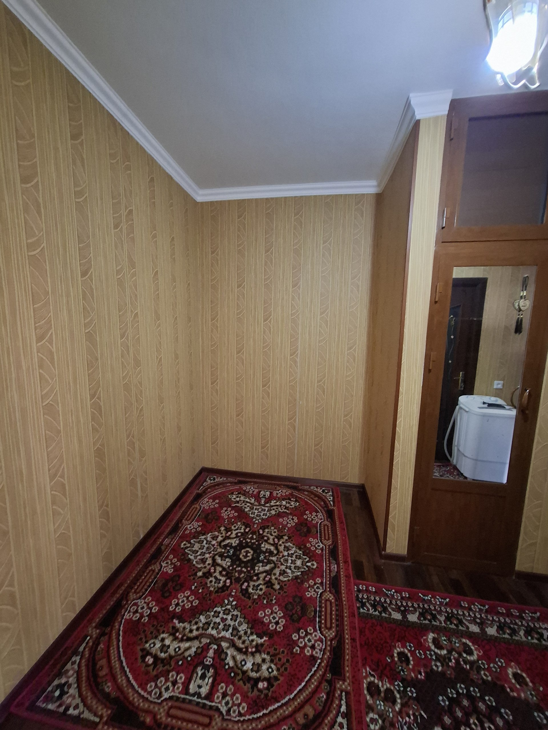 2 хонали квартира ижарага берилади 4 -этаж оилага узок
