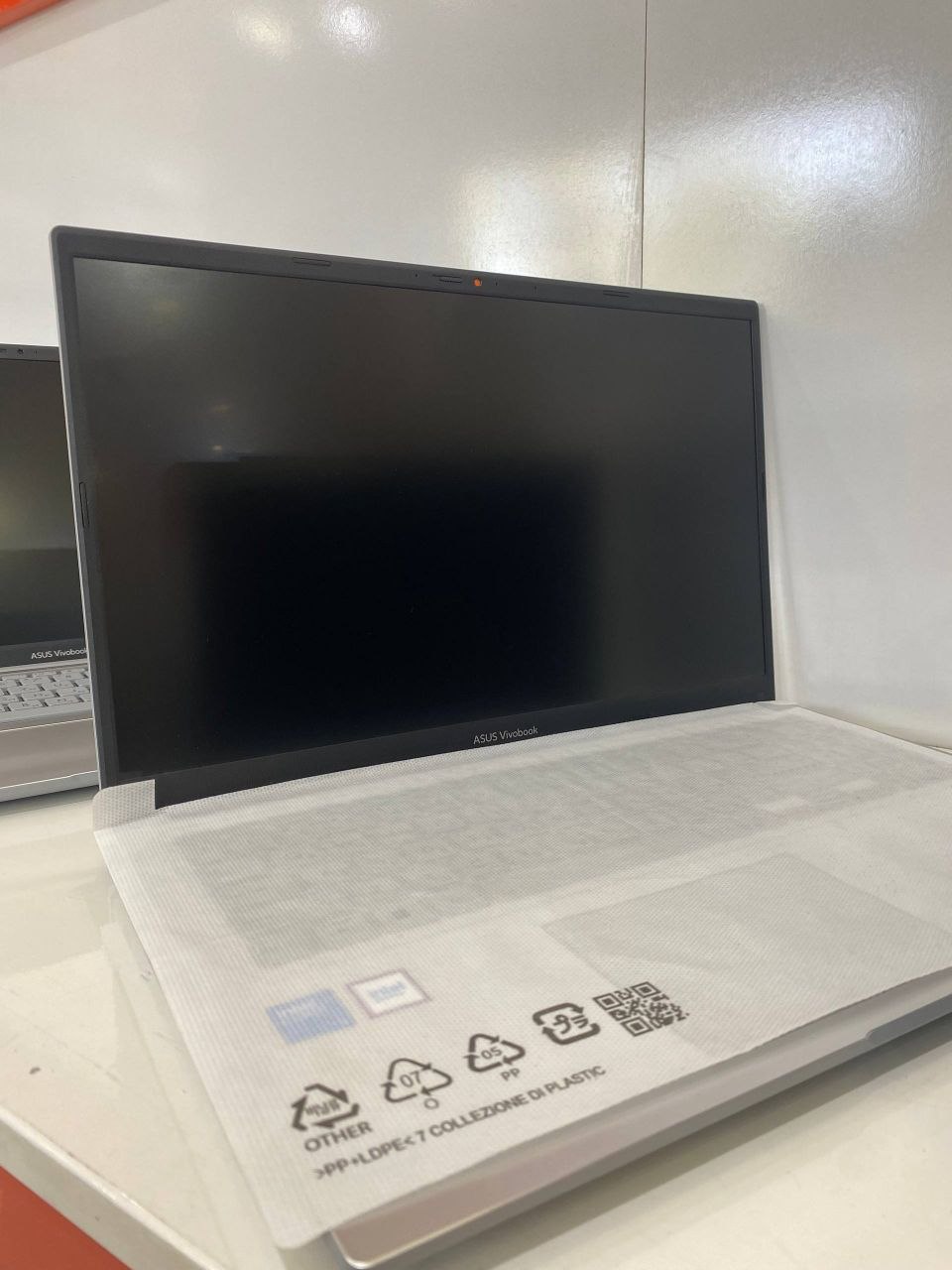 ASUS noutbuki — 8/512GB