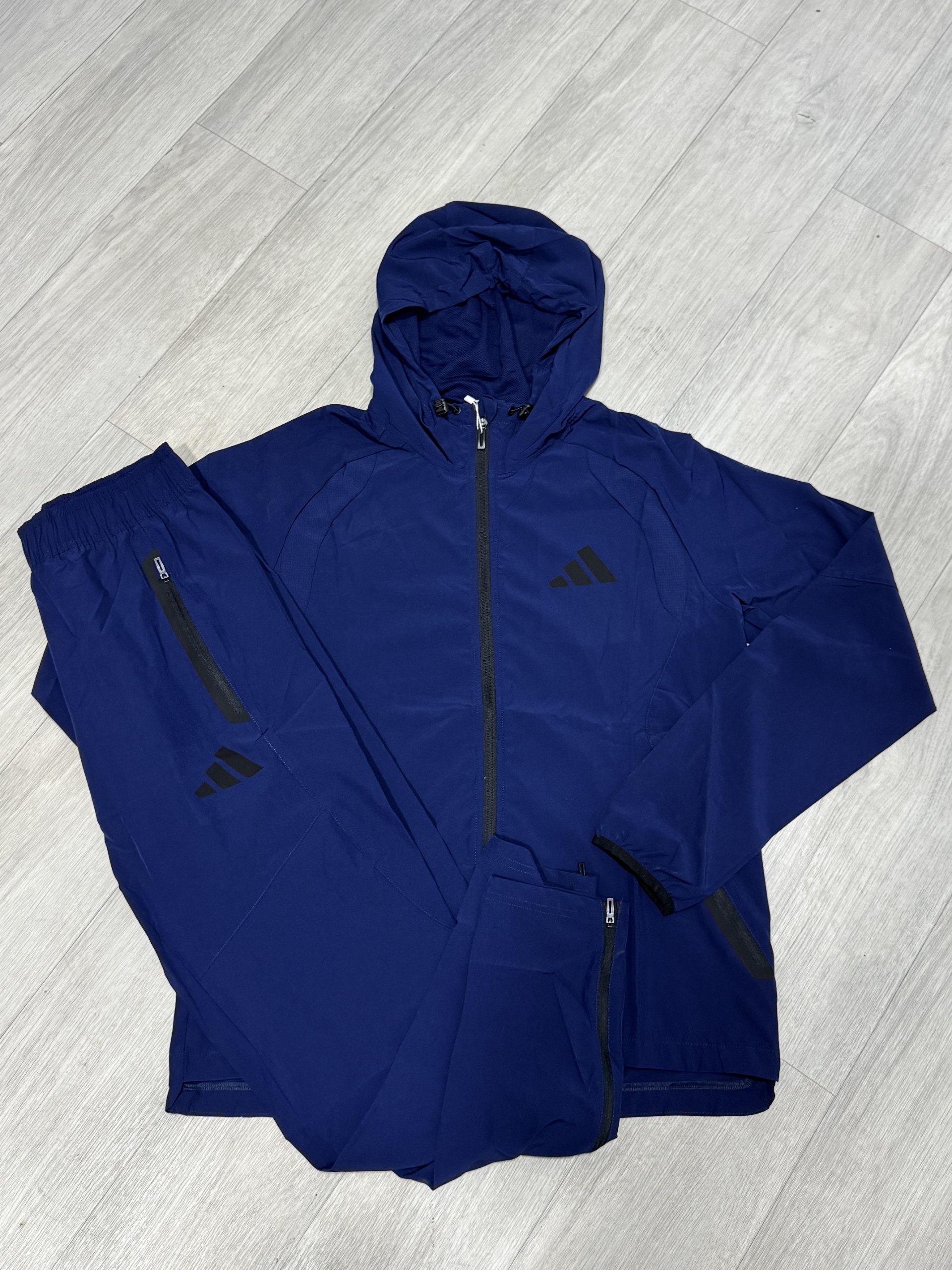 Adidas Paradniy Kostyum 2026