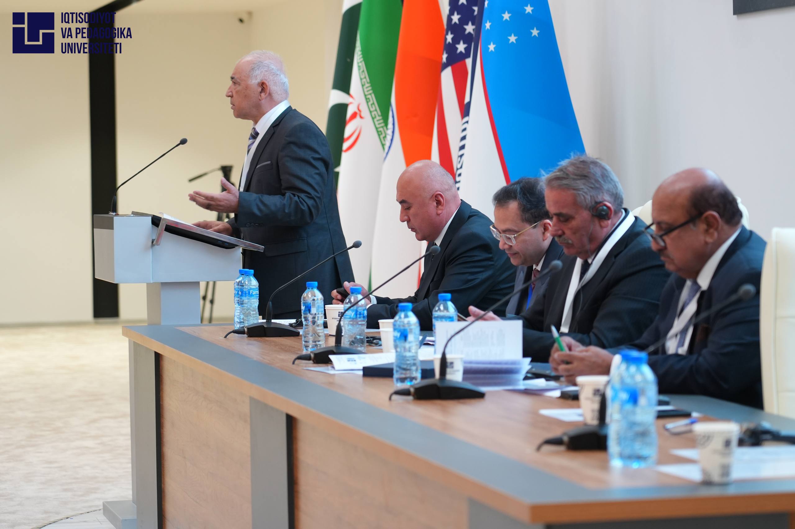 Jumladan O‘zbekiston Respublikasida xizmat ko‘rsatgan