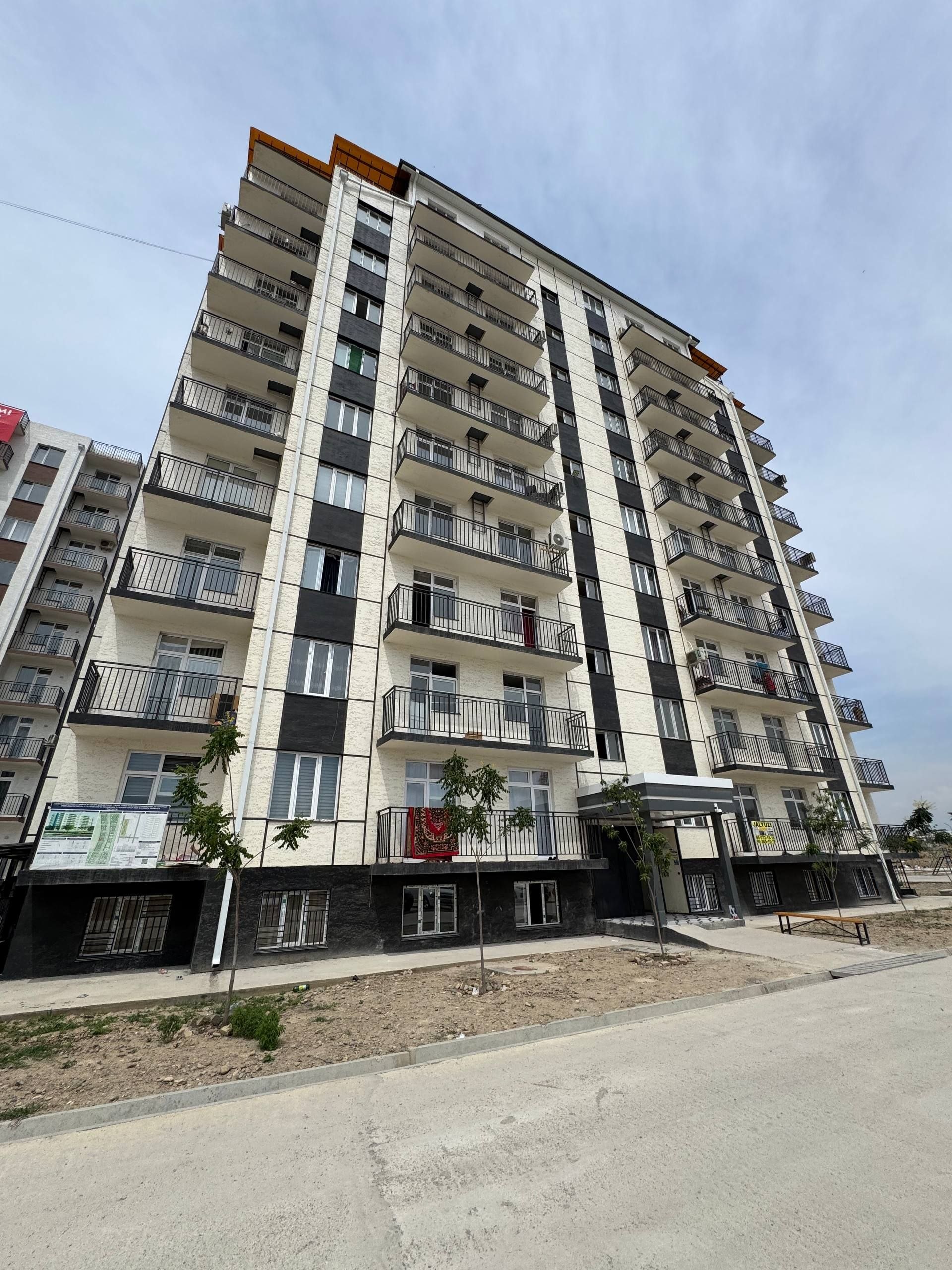 Янги Наманган ситйда квартира сотилади