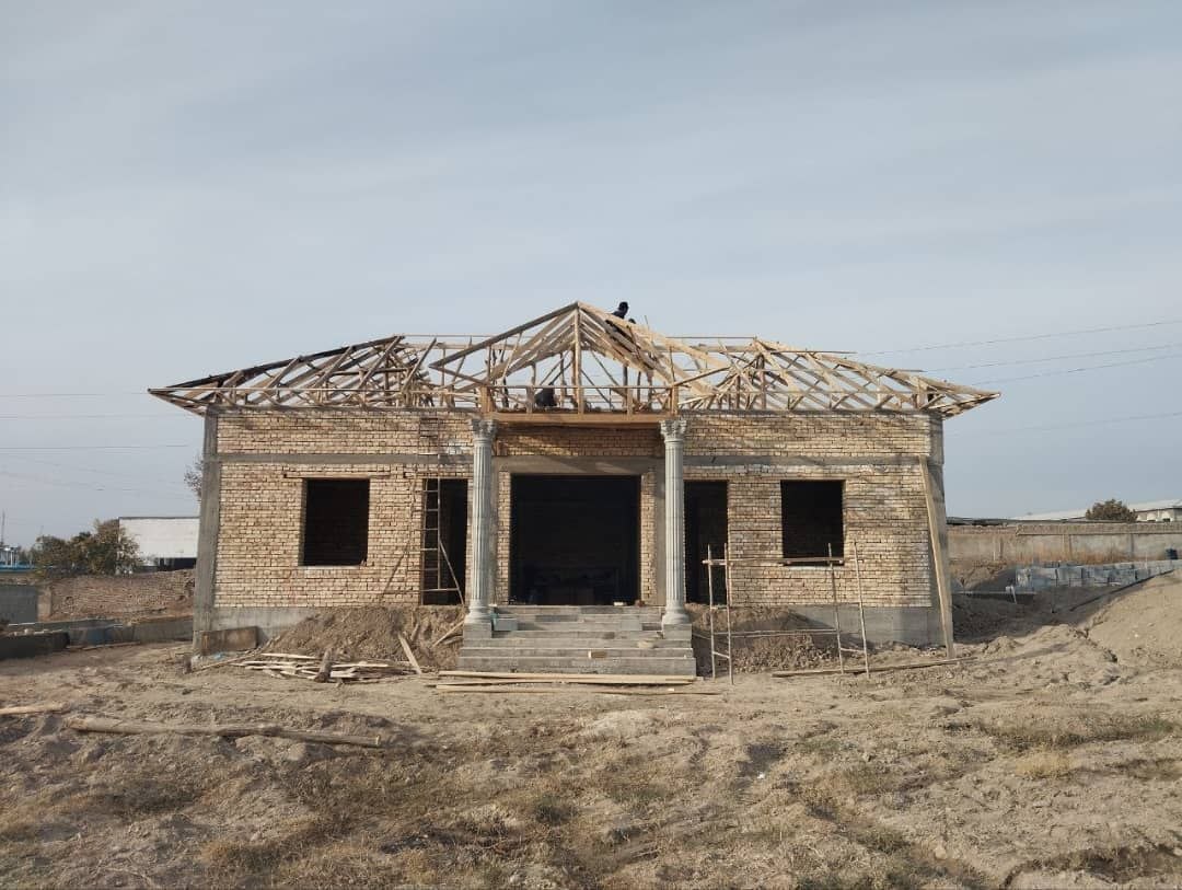 Гишт урамиз