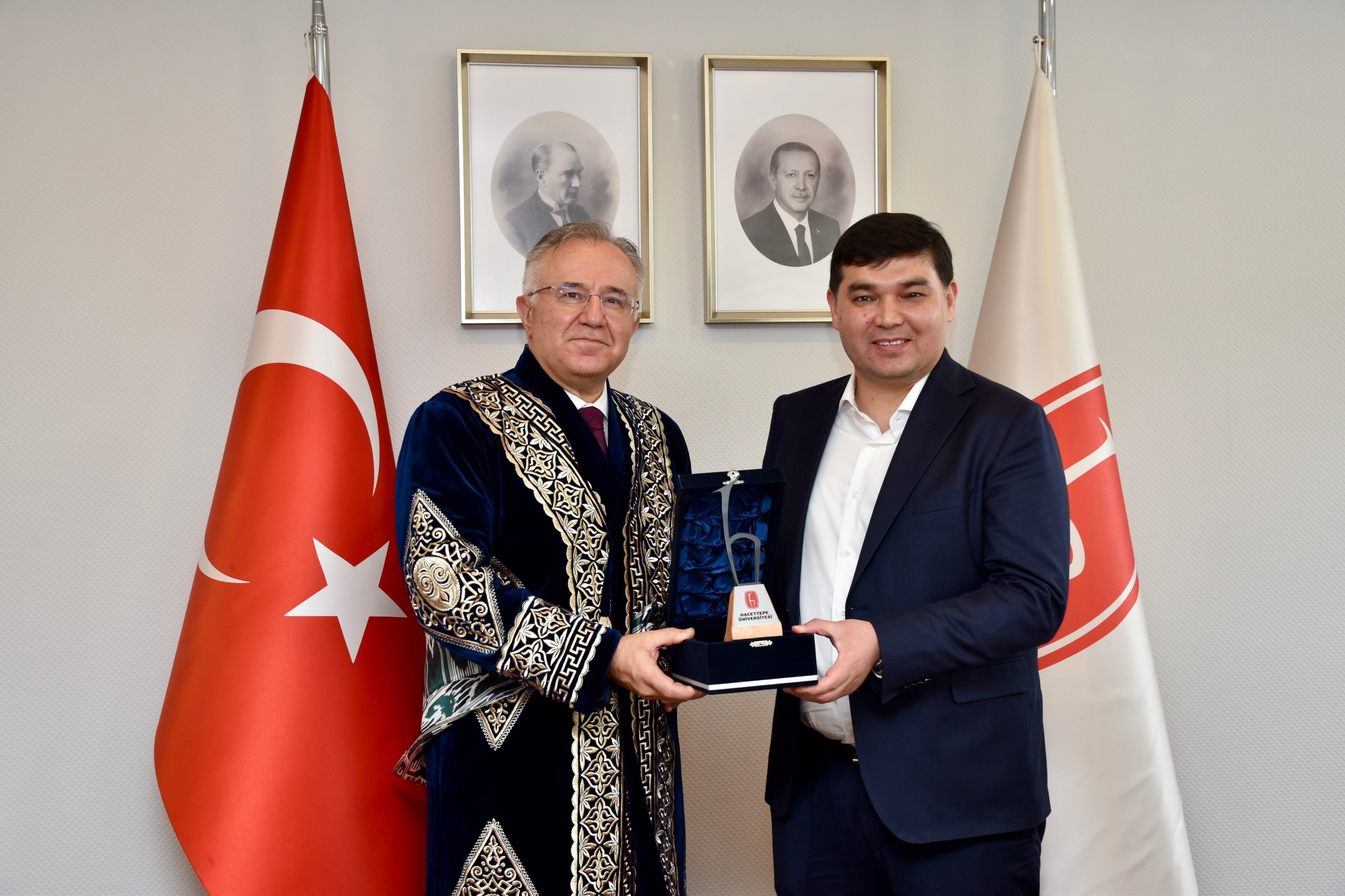 Tashrif davomida delegatsiya a’zolari Hacettepe