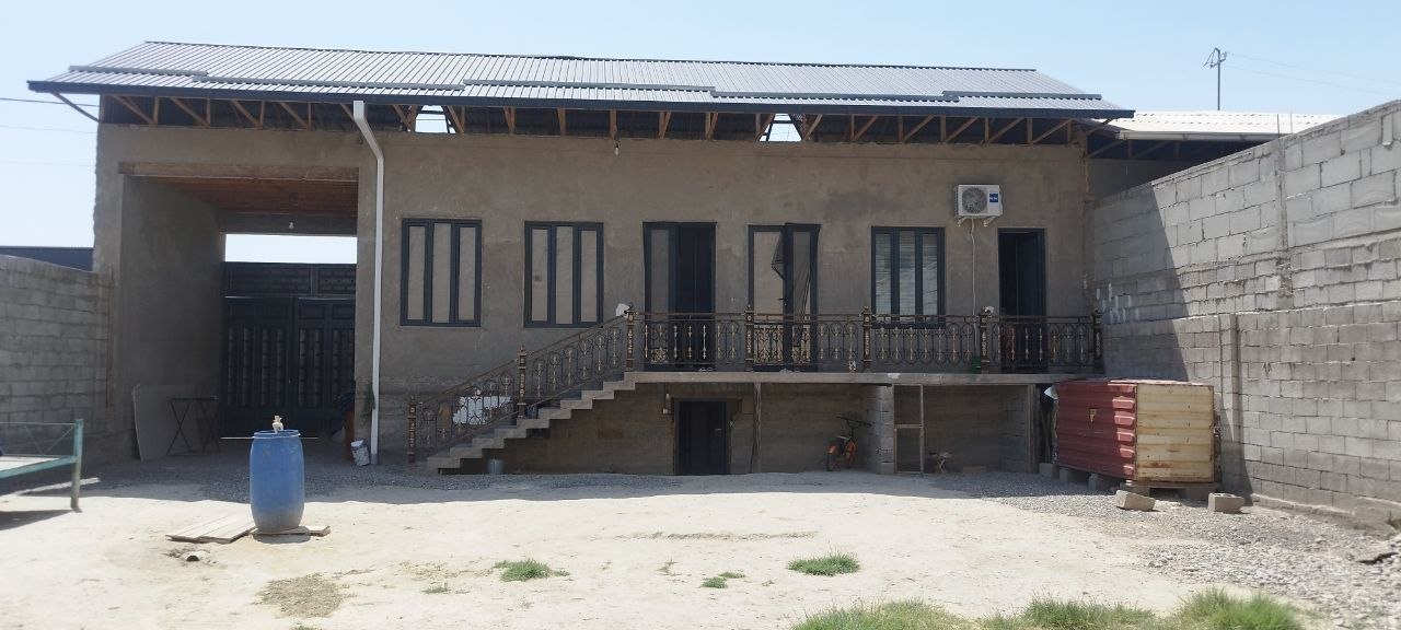 2 xonali hovli — tayyor, podval bilan