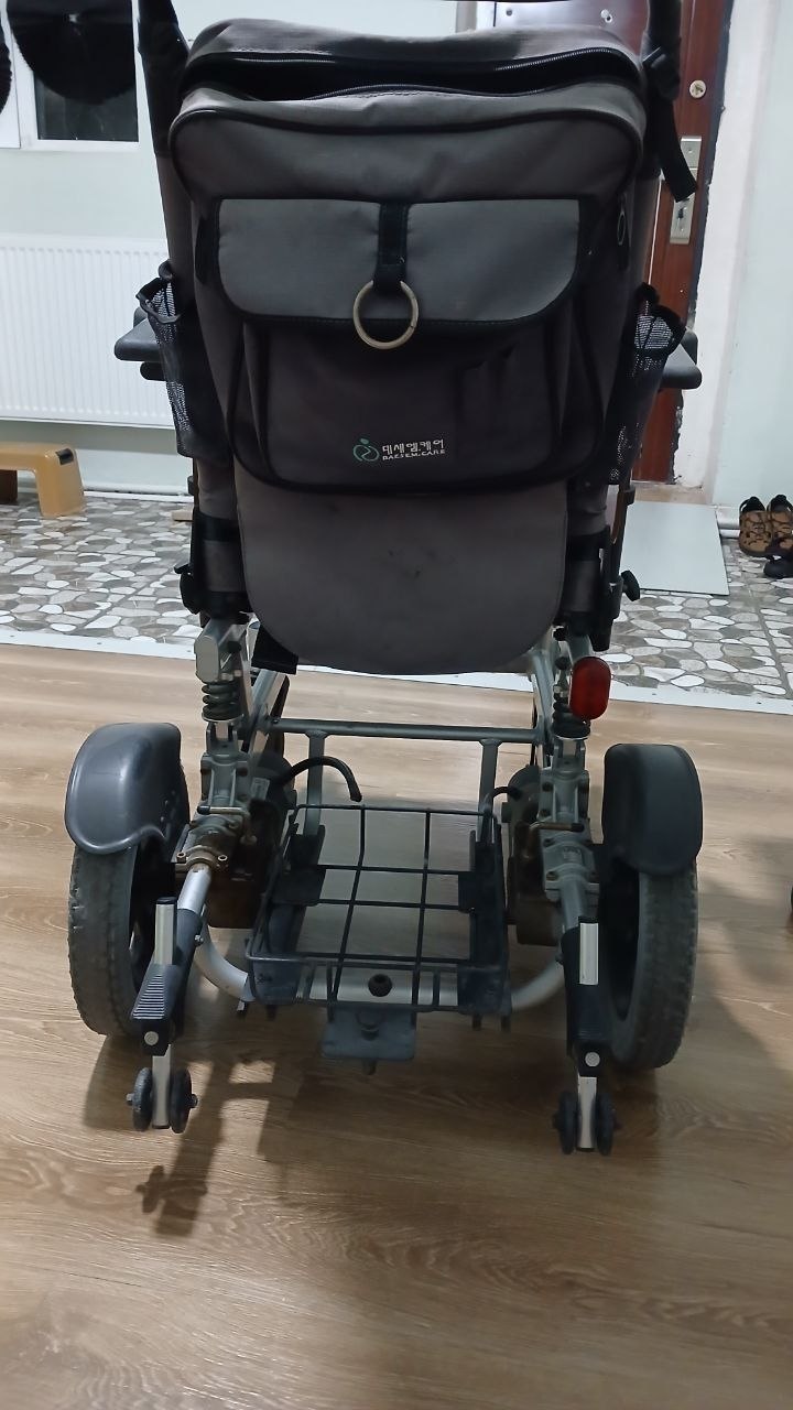 Akalar kimda shunaqa eski kolyaska bor matori shunaqa