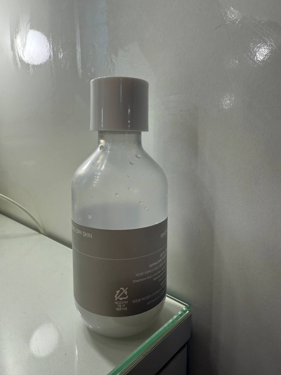Celimax toneri — kremoviy, namlantiruvchi