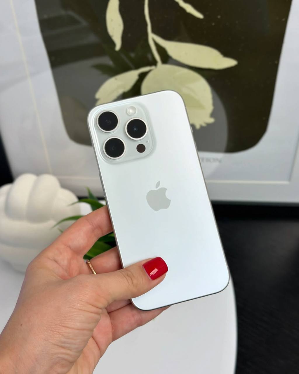 IPhone 15 Pro White Titanium 1Tb
