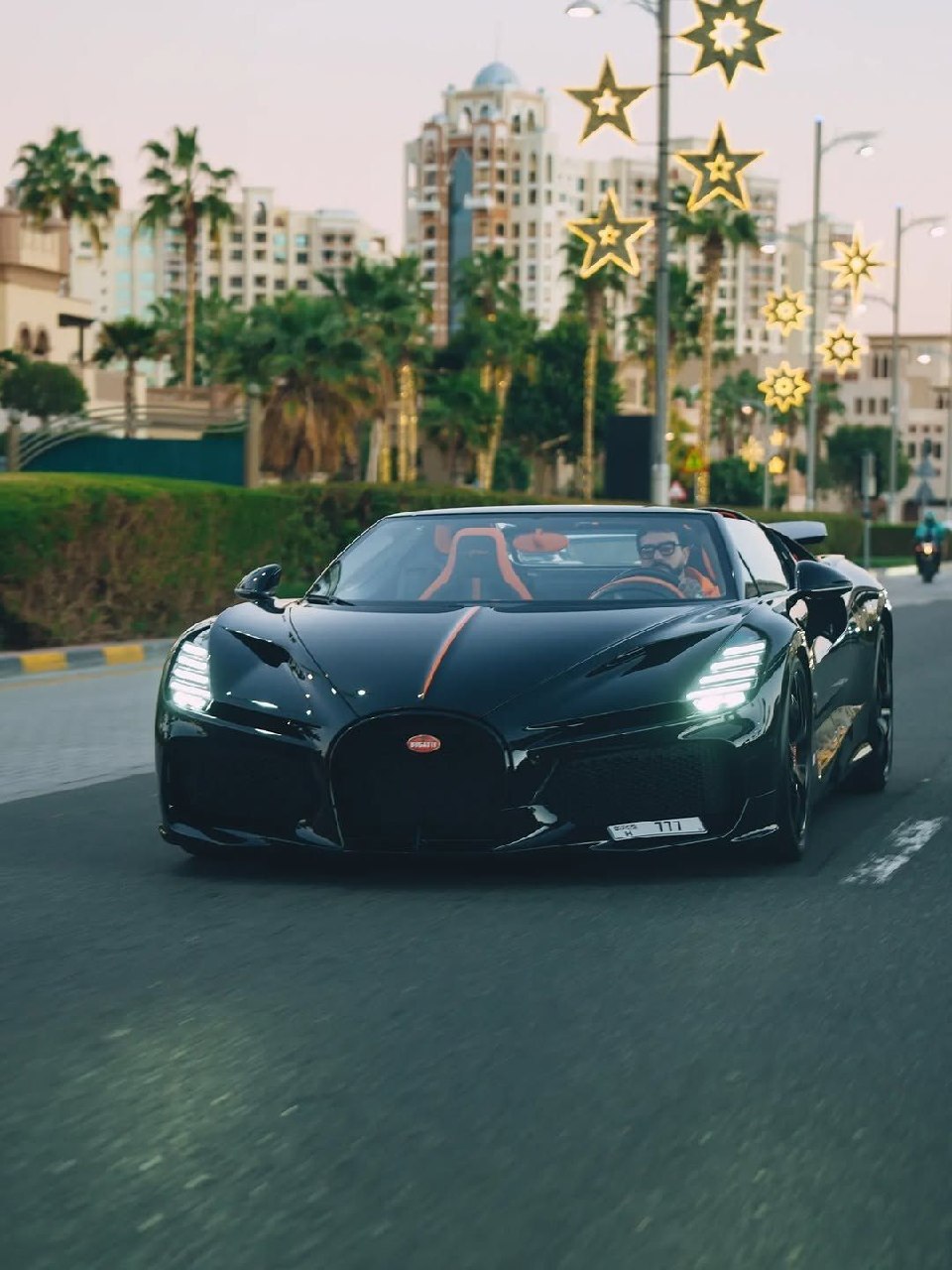 Рэпер Тимати Қирғизистон орқали Bugatti олиб кирди ва