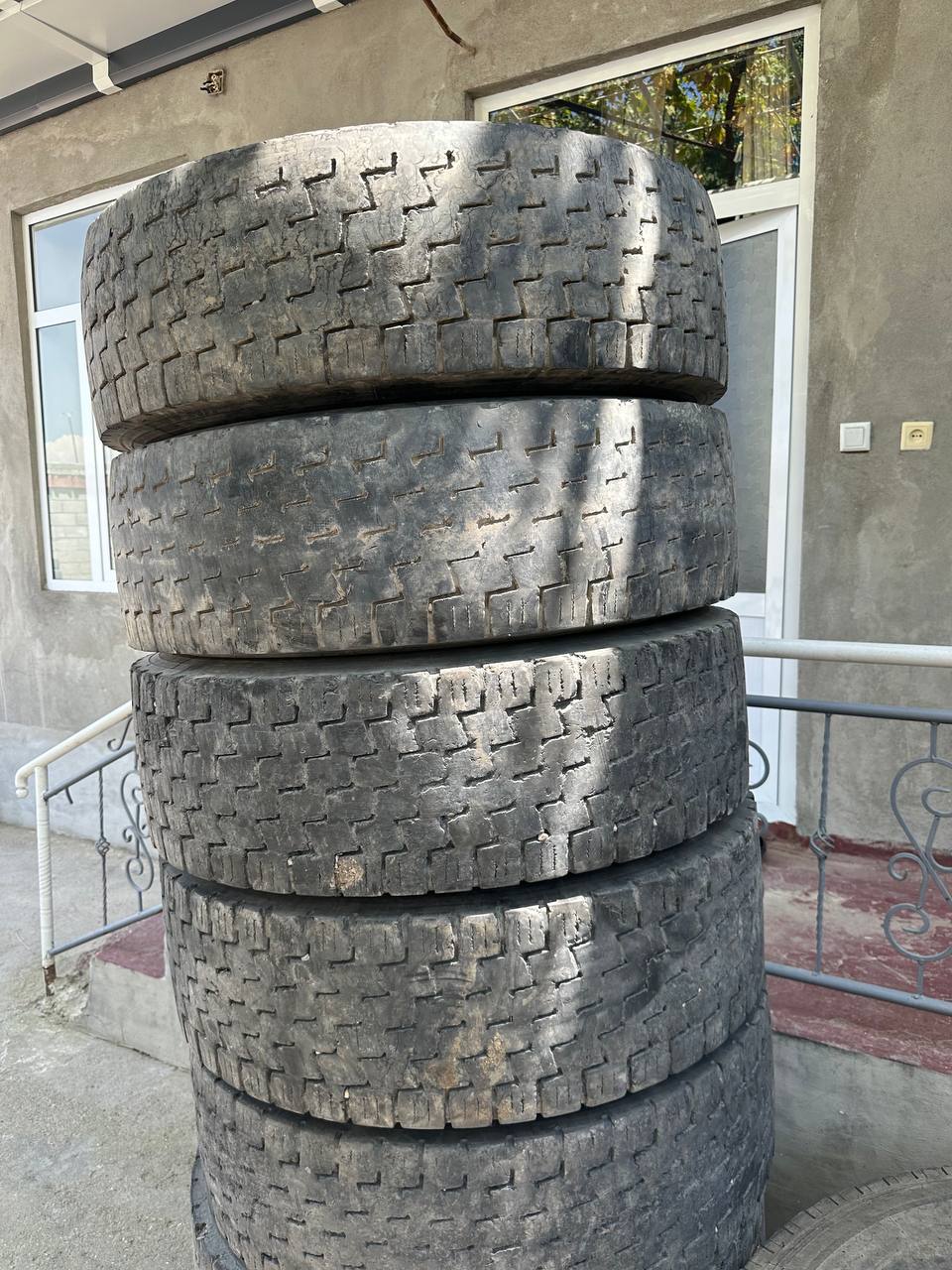 315.70R22.5 — yangi xollati udar