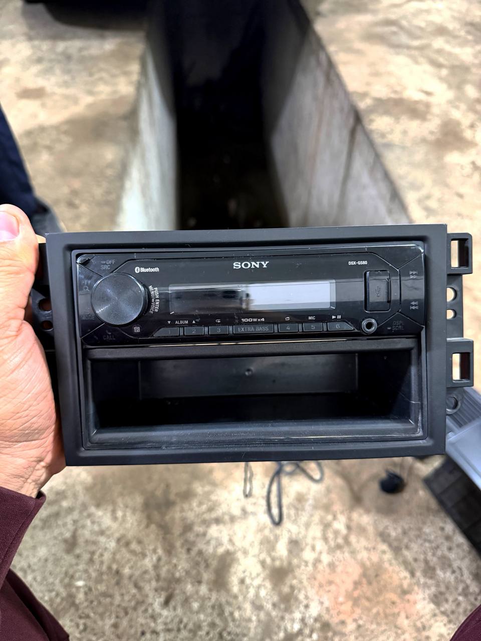 Sony maytafon — blutisli, kuchli ovoz