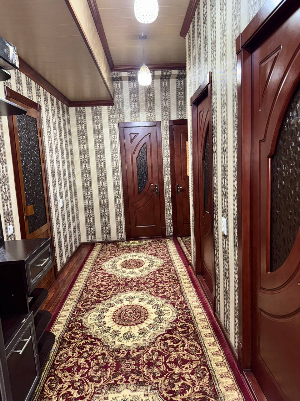 Квартира 3 хонали хамма шароитлари бор