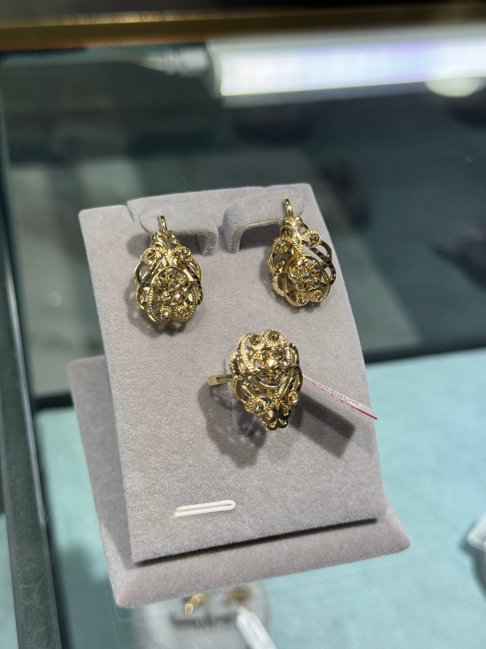Dorika komplekt — 585 proba, 7.94 gram