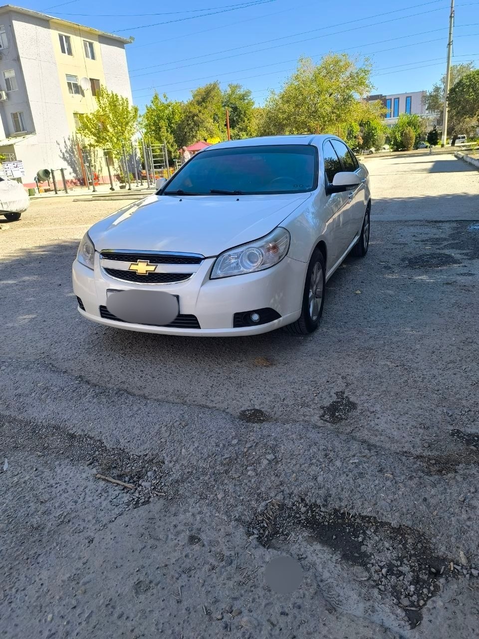 Chevrolet Epica 2011 — yaxshi holat, yangi shinalar