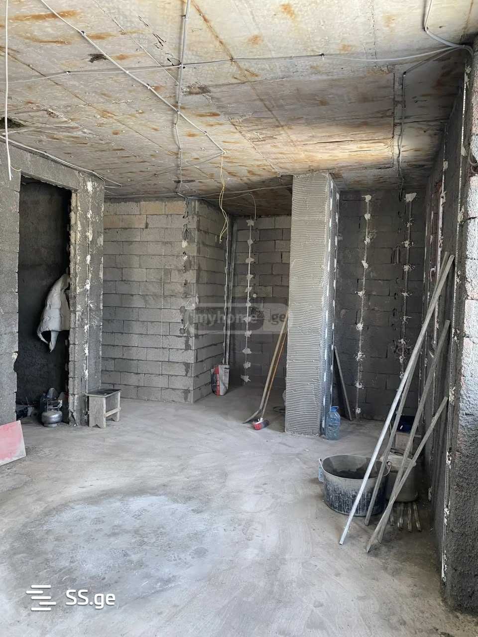 Квартира в новостройке 3 комнаты из них 2 спальни