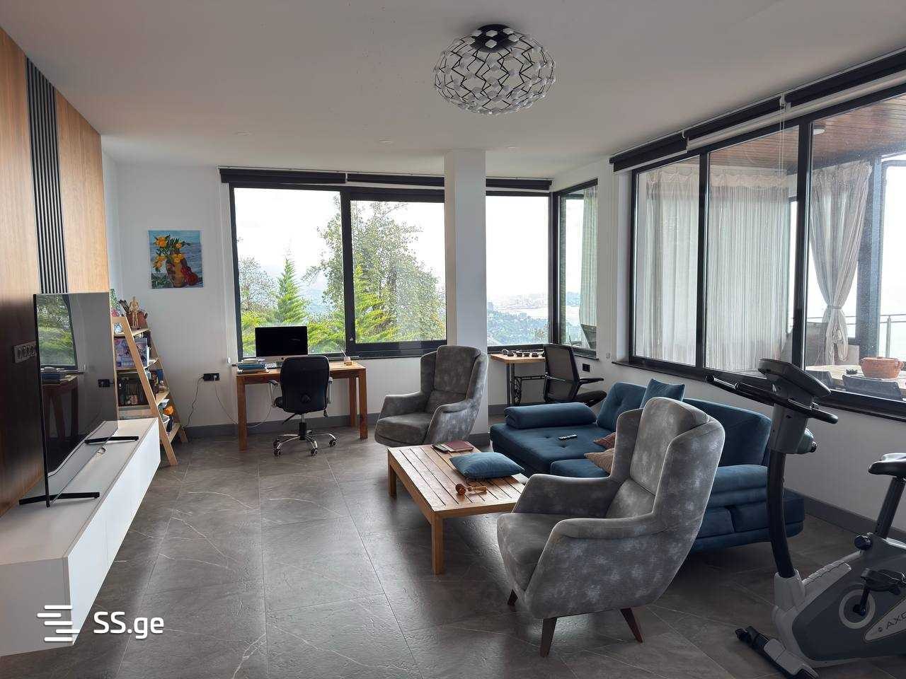 Дом 800 м² участок 2000 м²