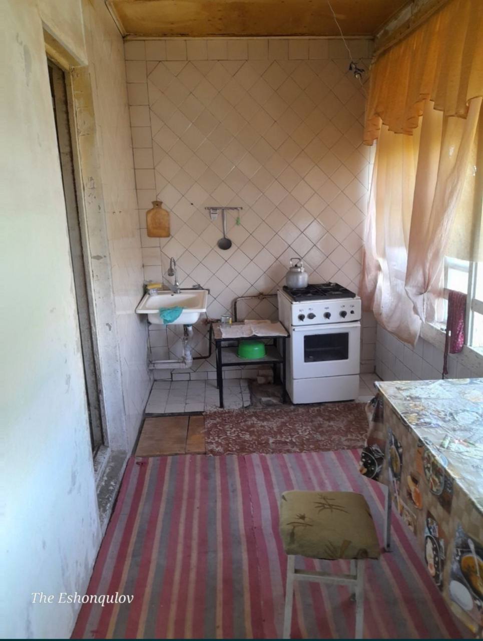 4 каватдан 3 хонали уй