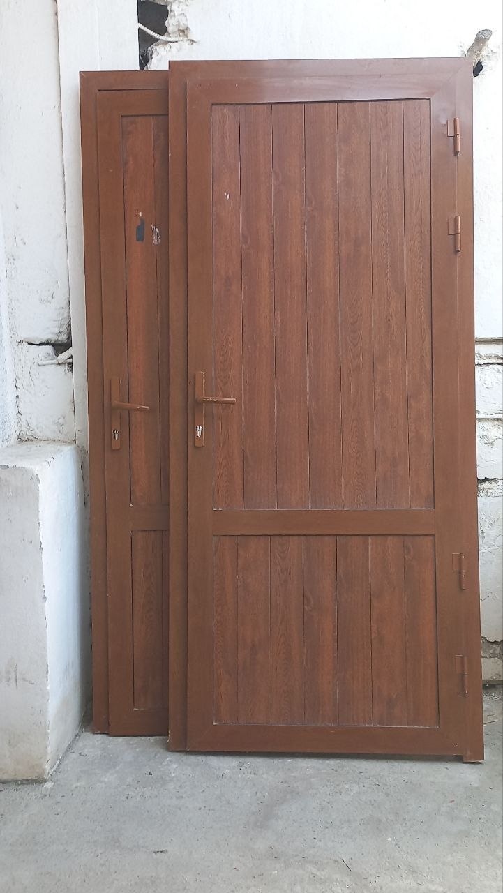 Akfa eshik — yaxshi holat, 2m x 95sm