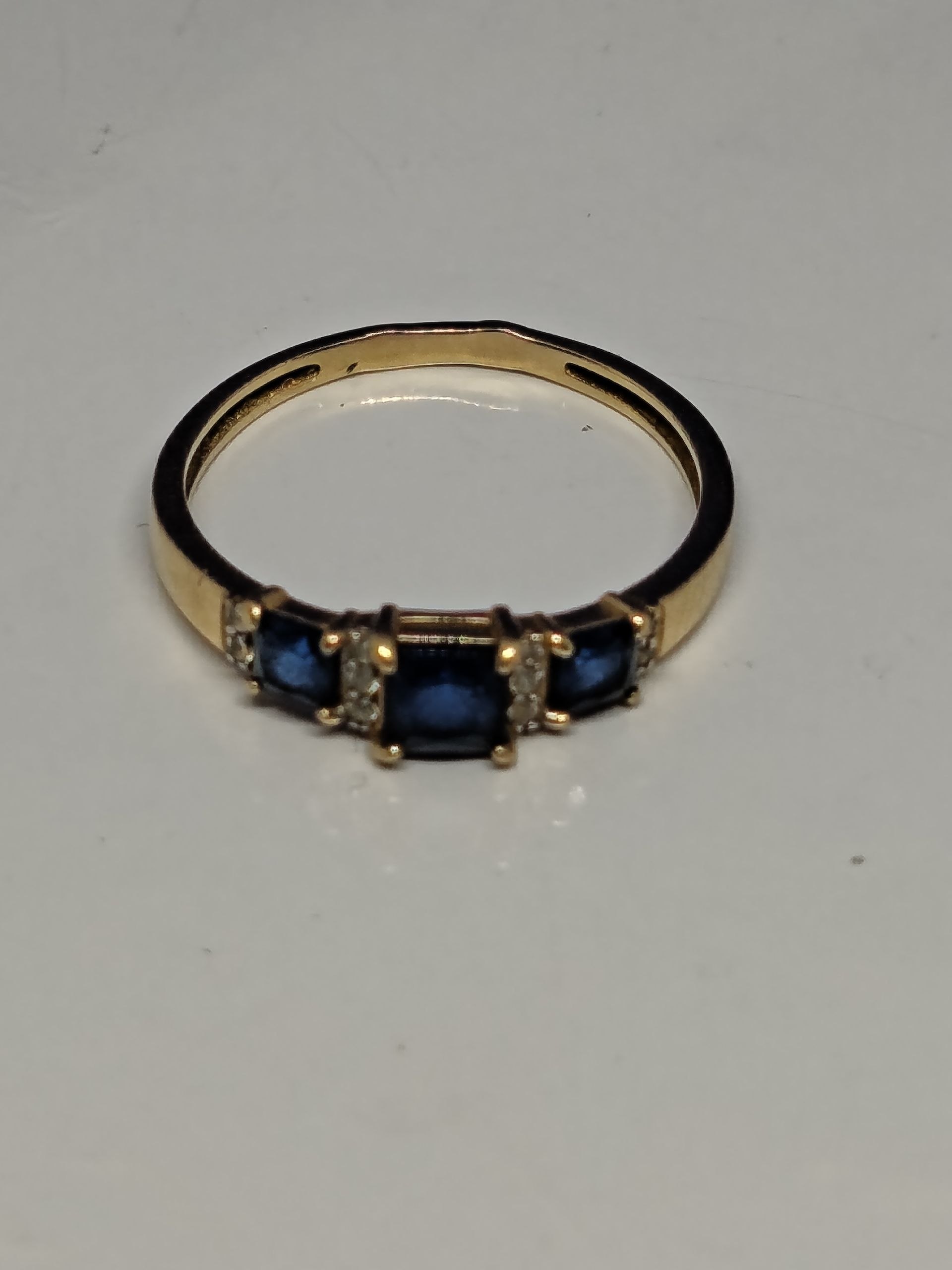 Safir uzuk