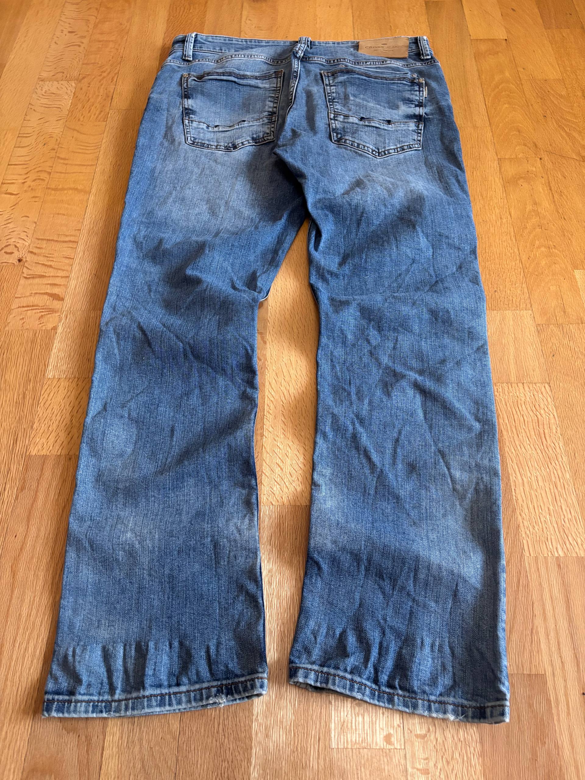 Bootcut jeans — S-M o'lcham, 7/10 holat