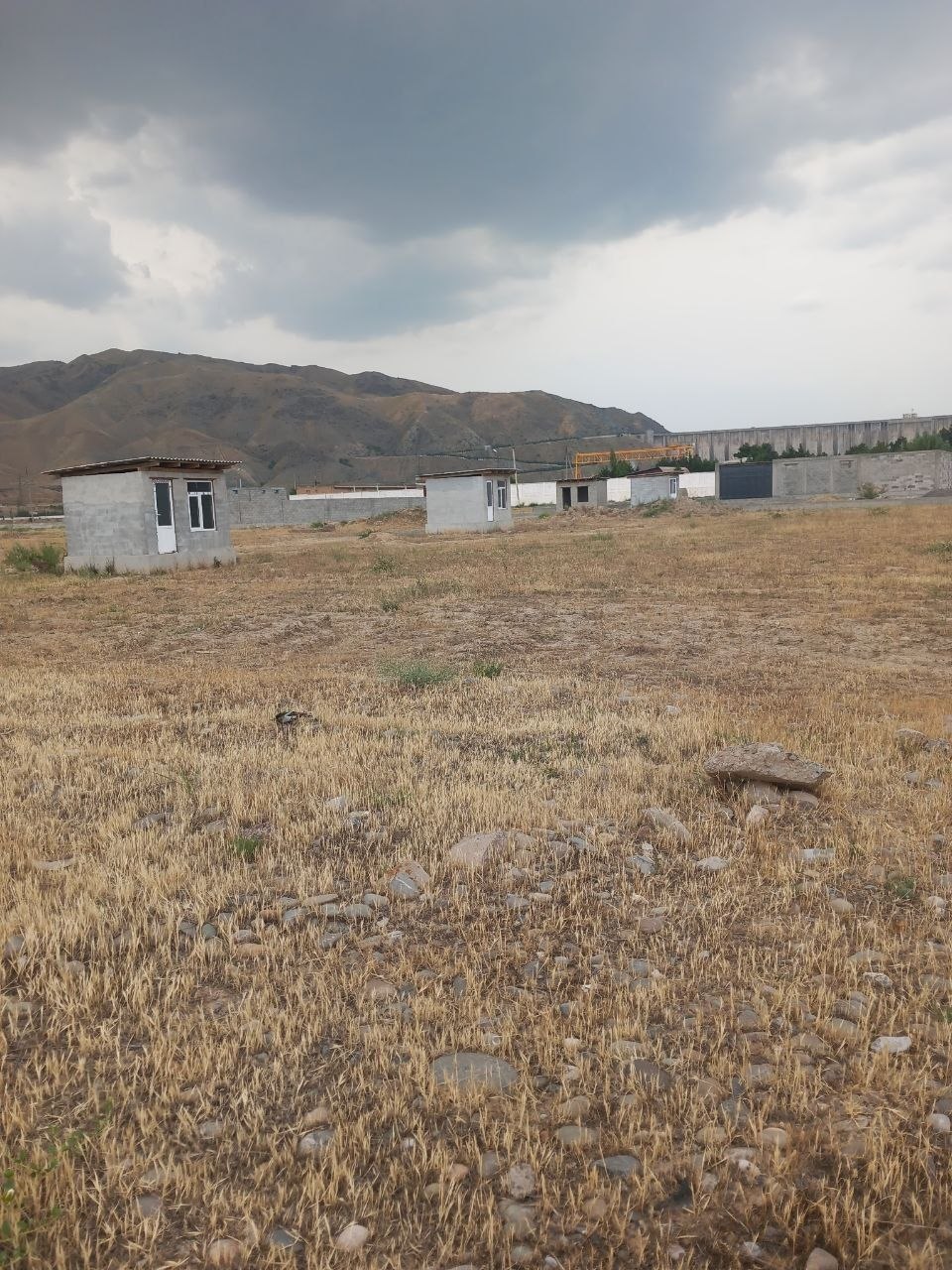1 xonali hovli — qurilish uchun tayyor
