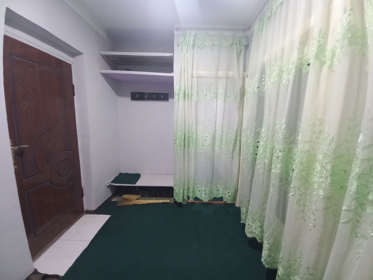 3 xonali kvartira — 2-qavat, gaz va svet bilan