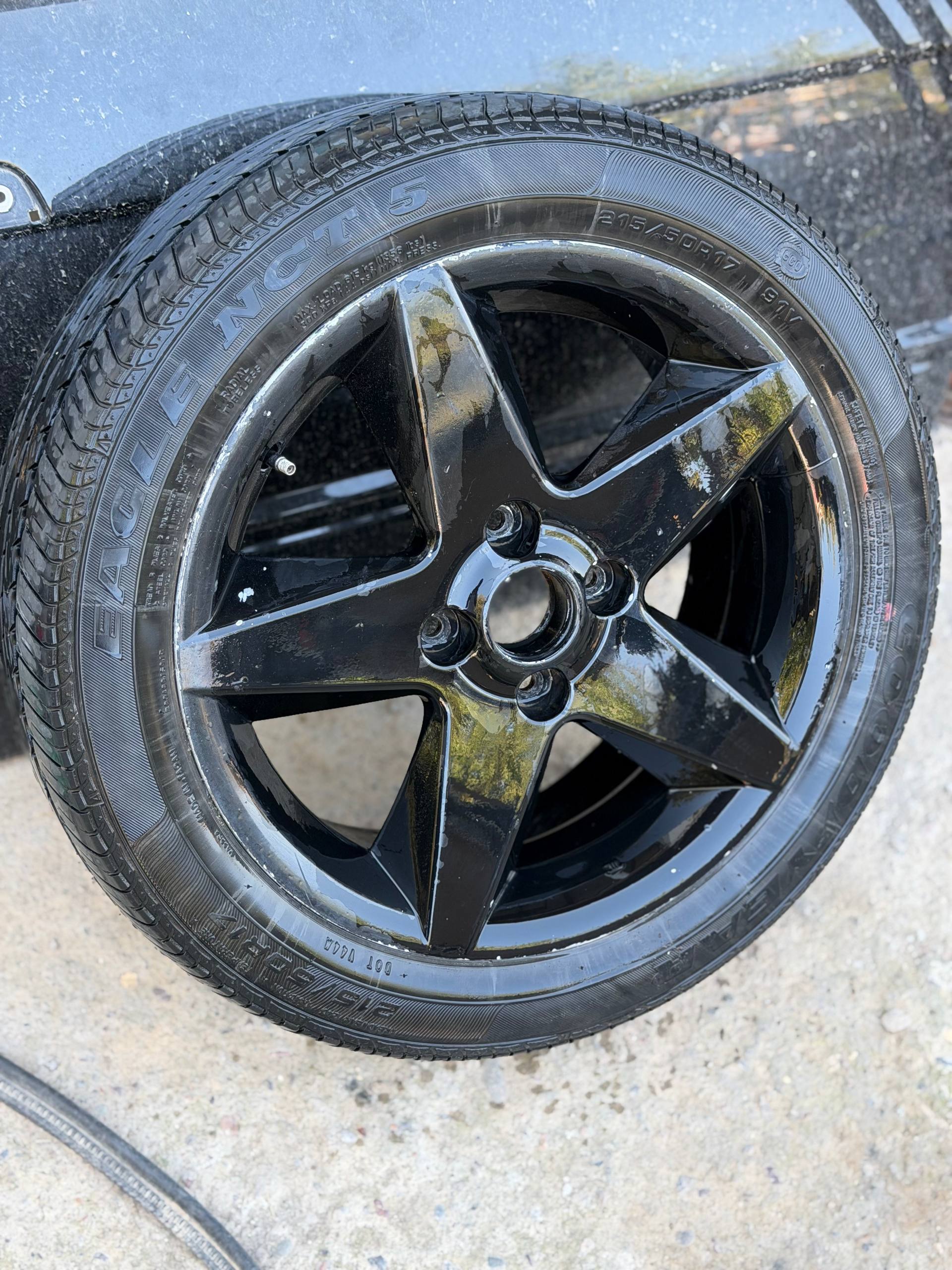 215/50 R 17 shina — yangi, sifatli
