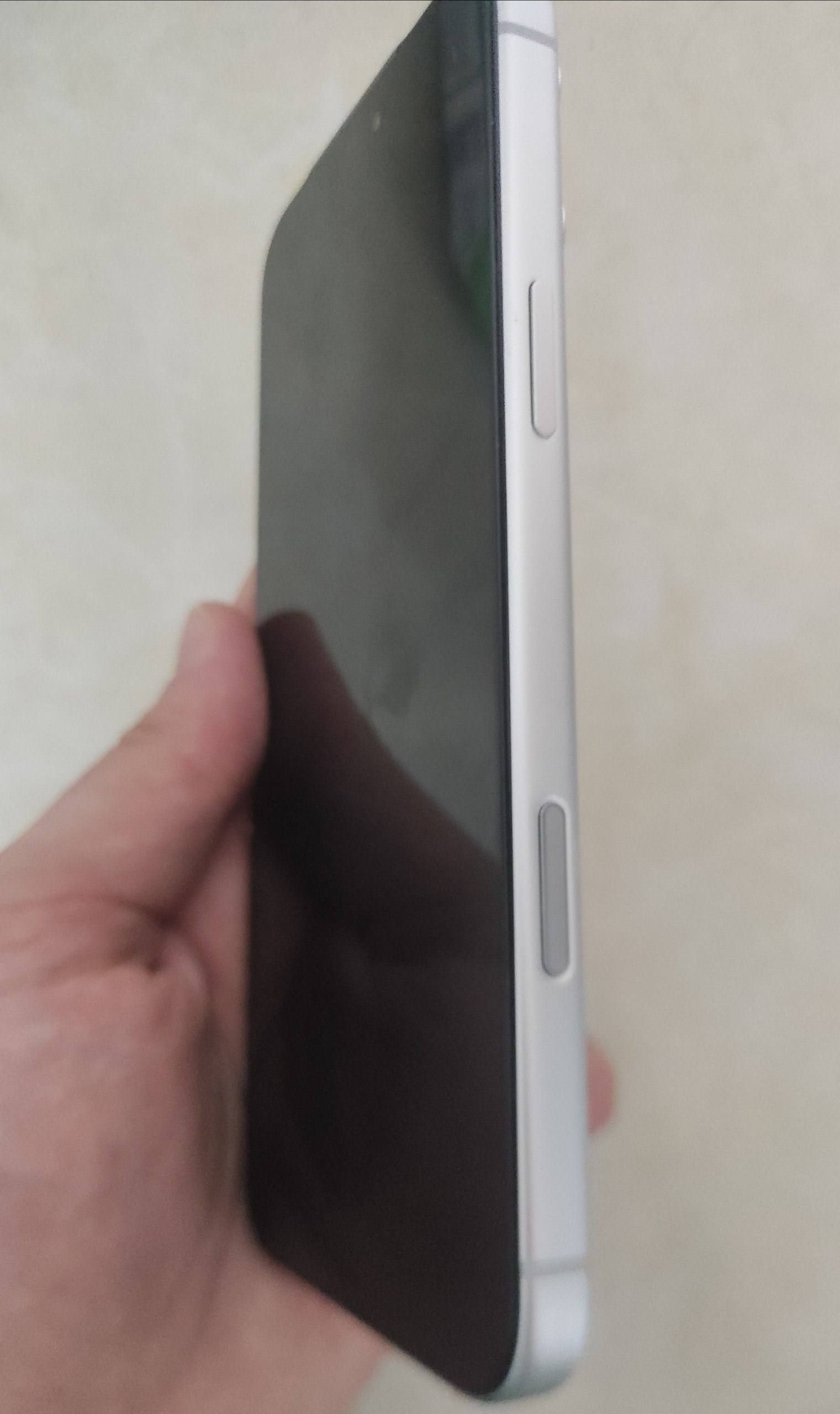 Тел модели 17 pro max esim+esim