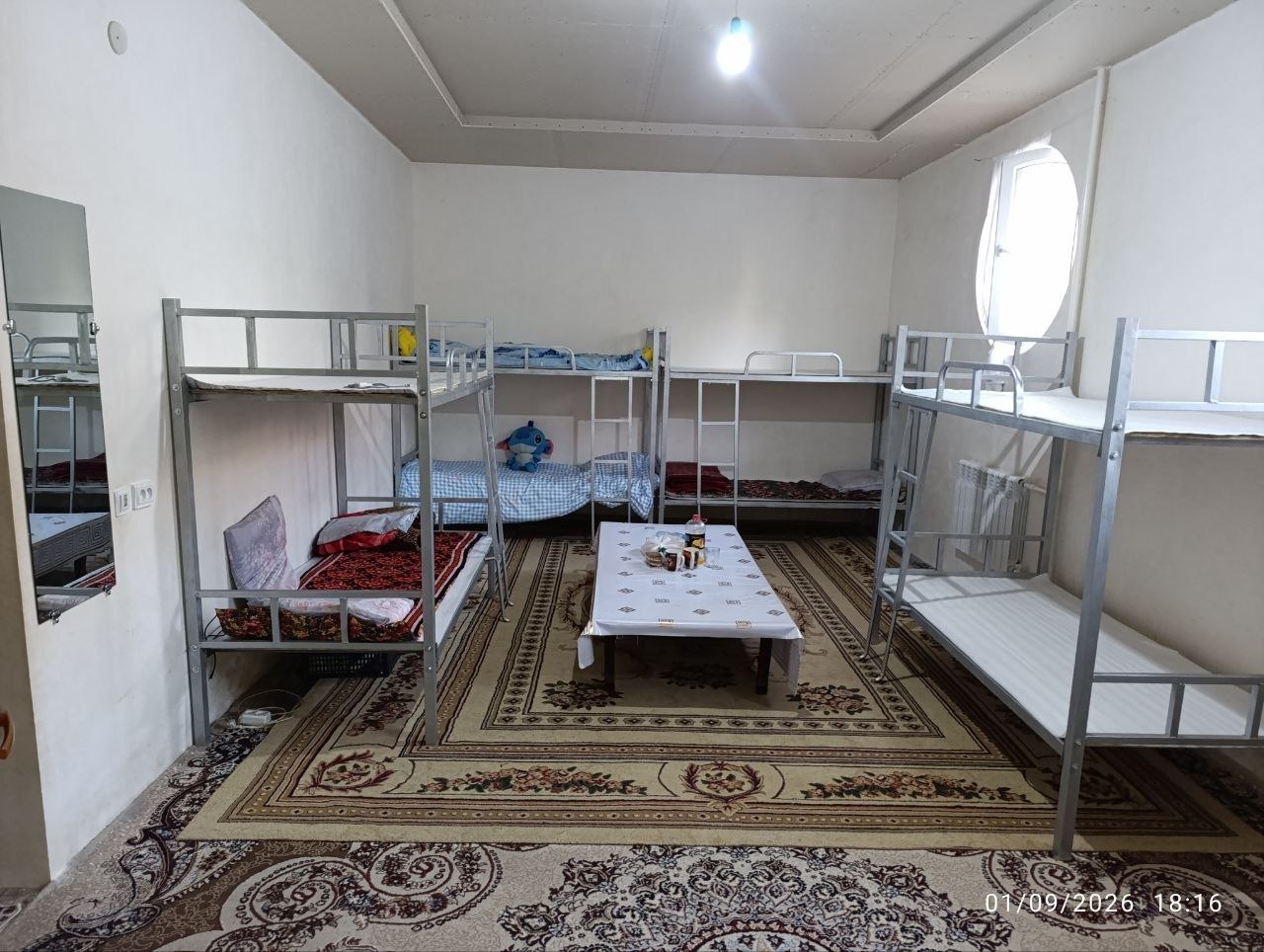 Qizlarni kvartiraga quyamiz