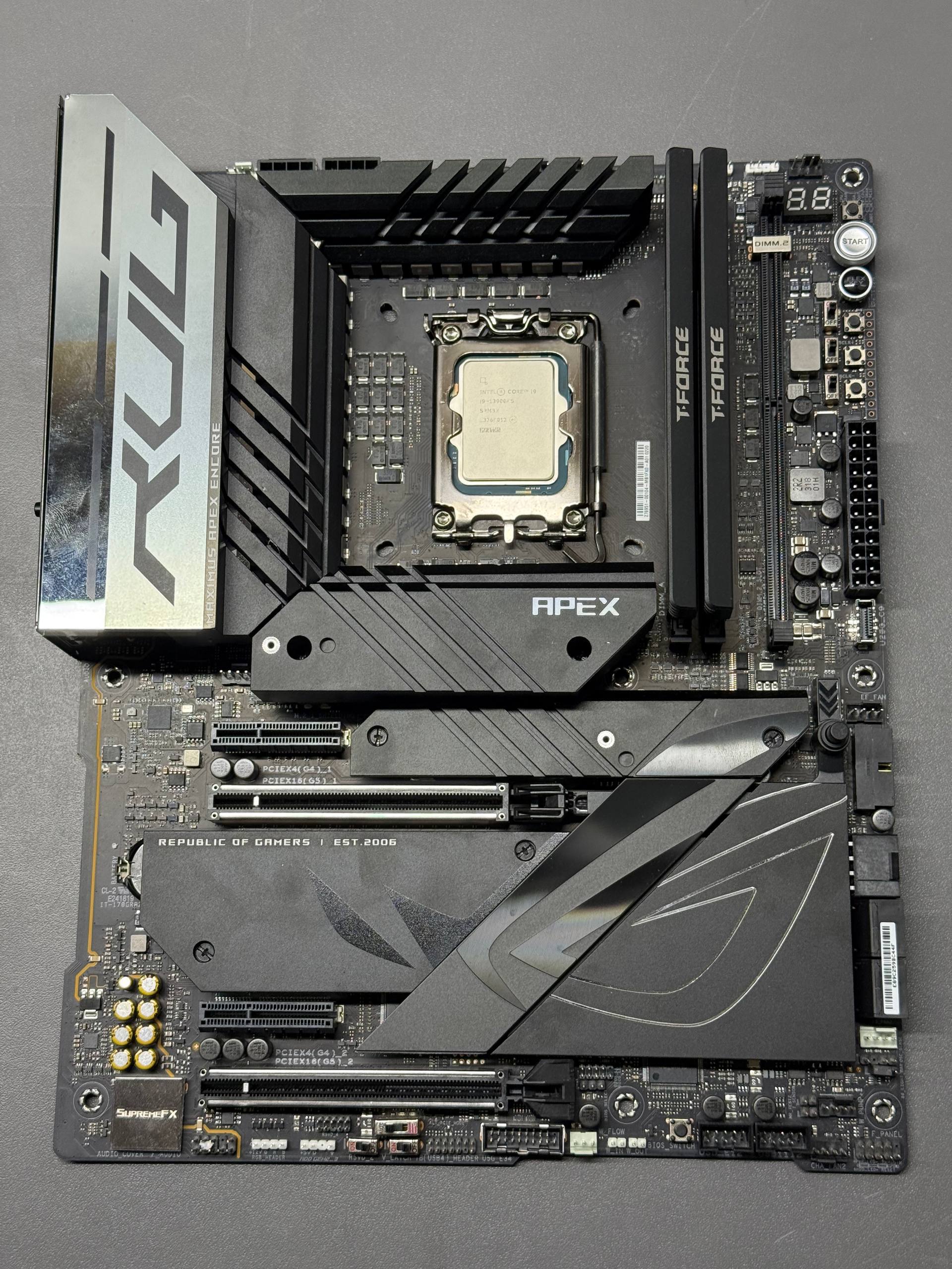 ASUS ROG MAXIMUS Z790 APEX ENCORE — ideal holat