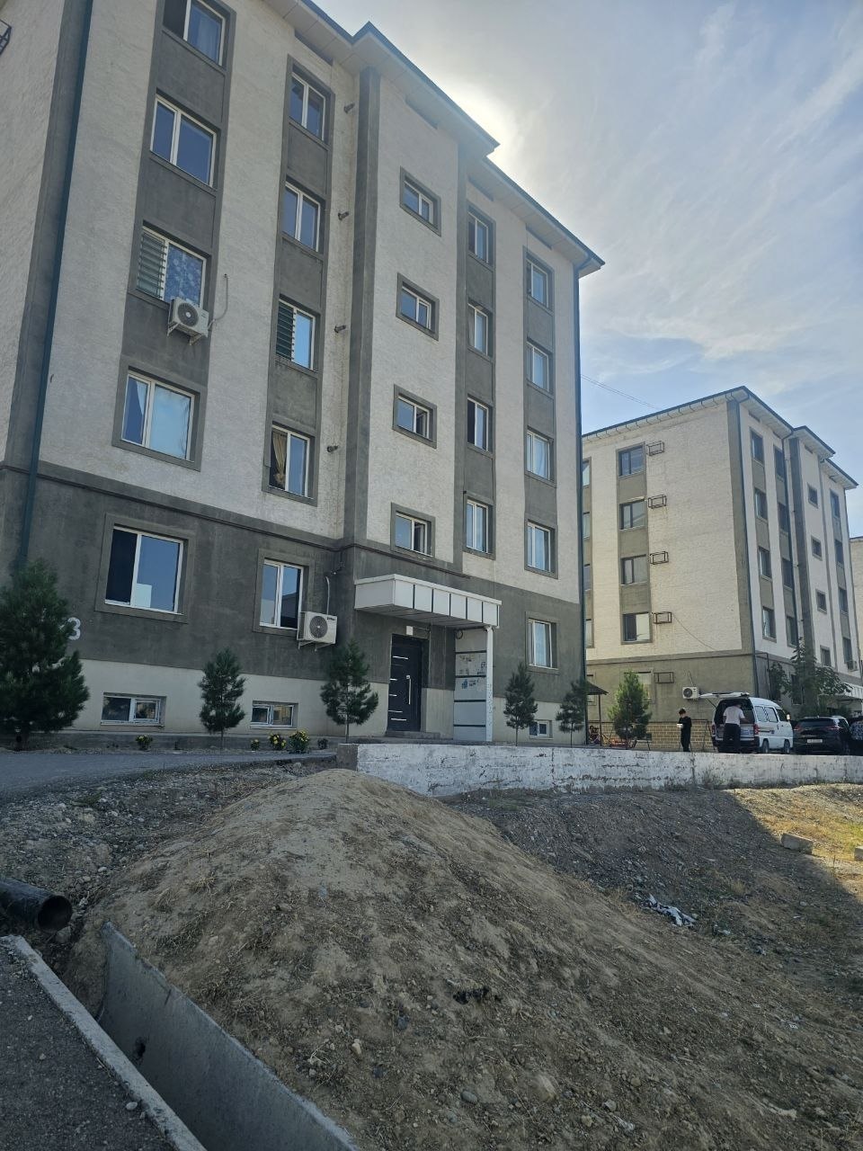 Andijonda 218 kv.m podval — arzon narxda