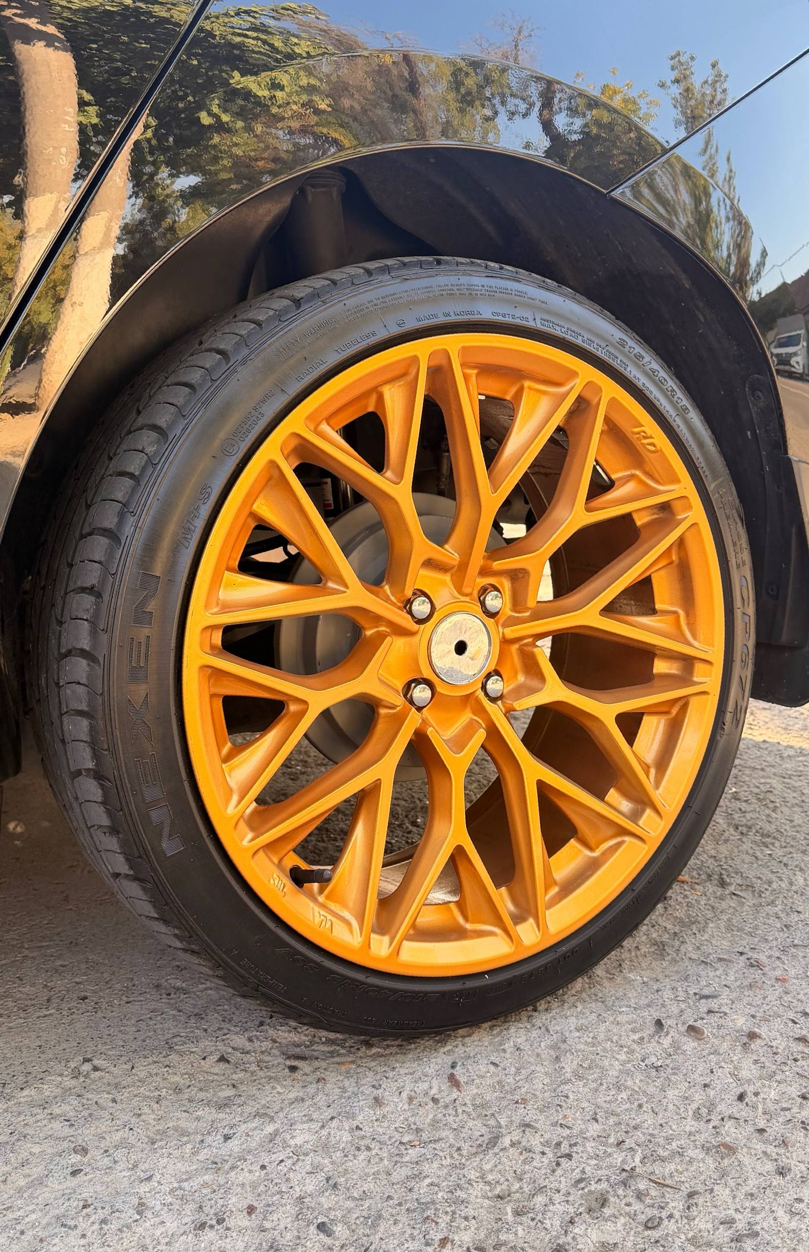 Lambo R18/215/40 Nexen balon — ideal holat