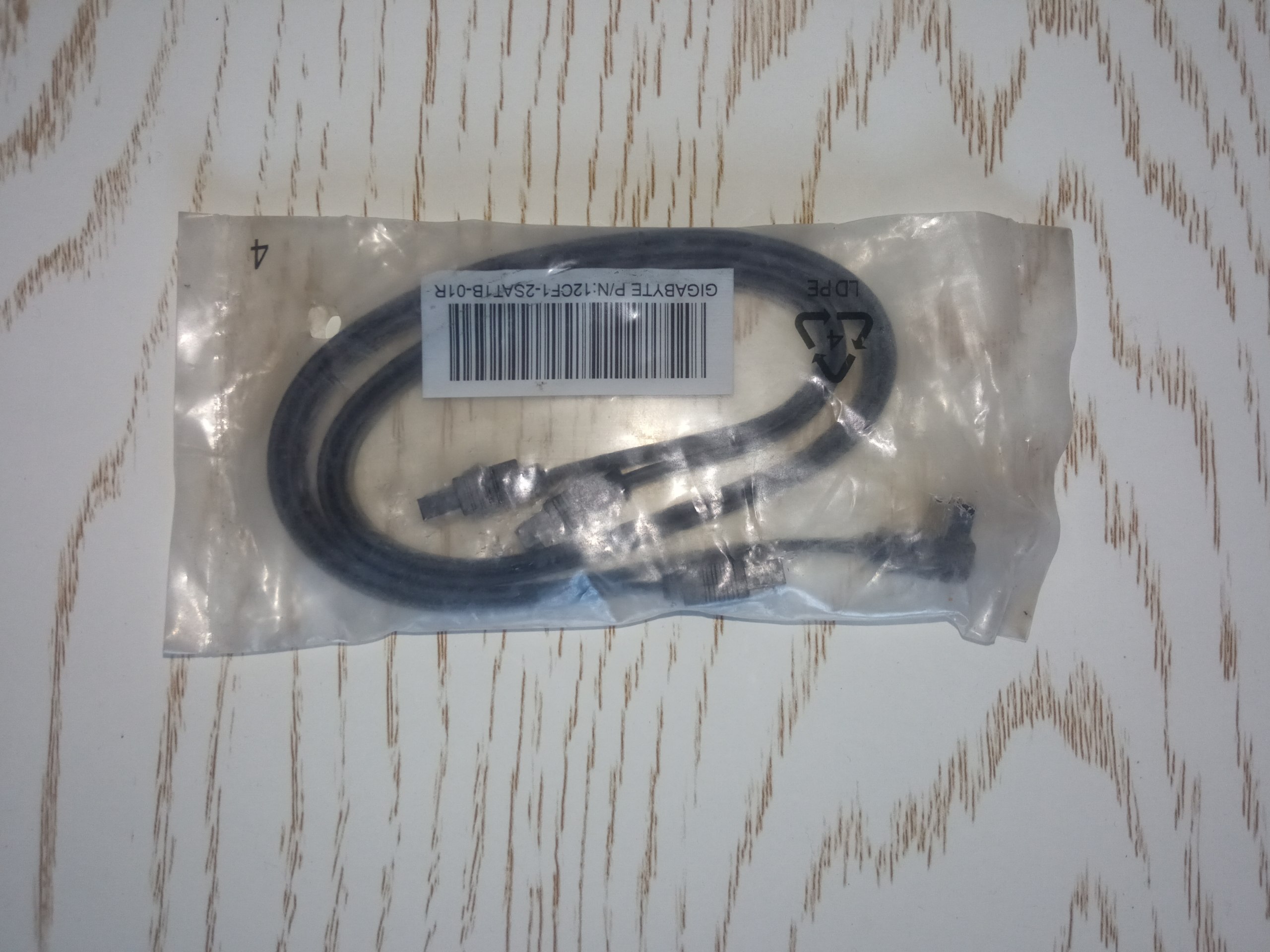 Original SATA kabelar //