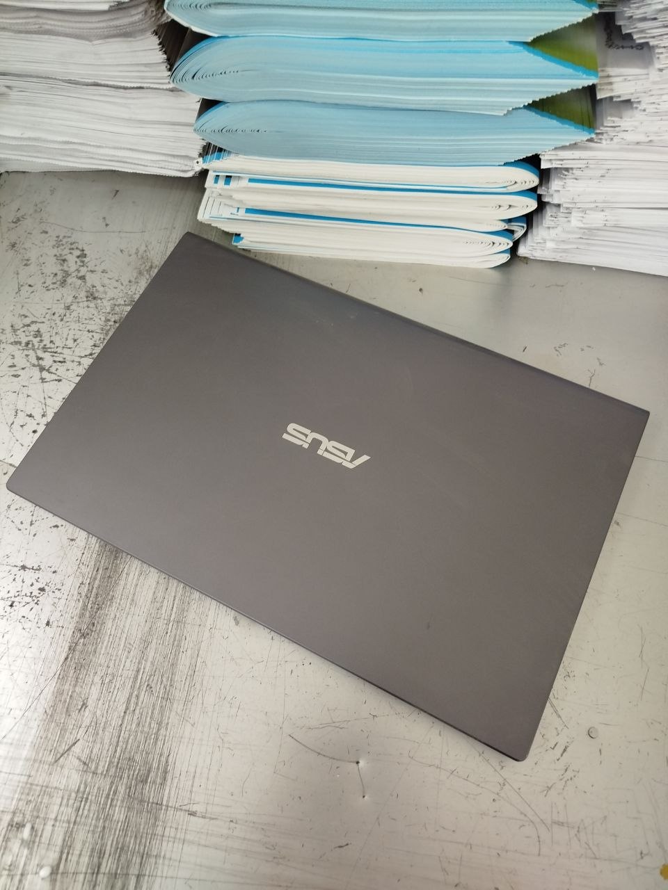Asus i5 11-pakalenya ddr4 ozu 8 ssd 256 video karta