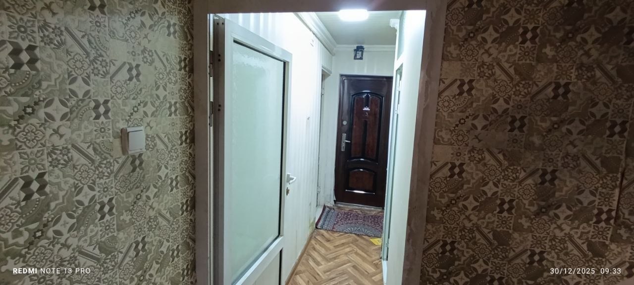 А Навоий ҳудудида жойлашган квартира сотилади