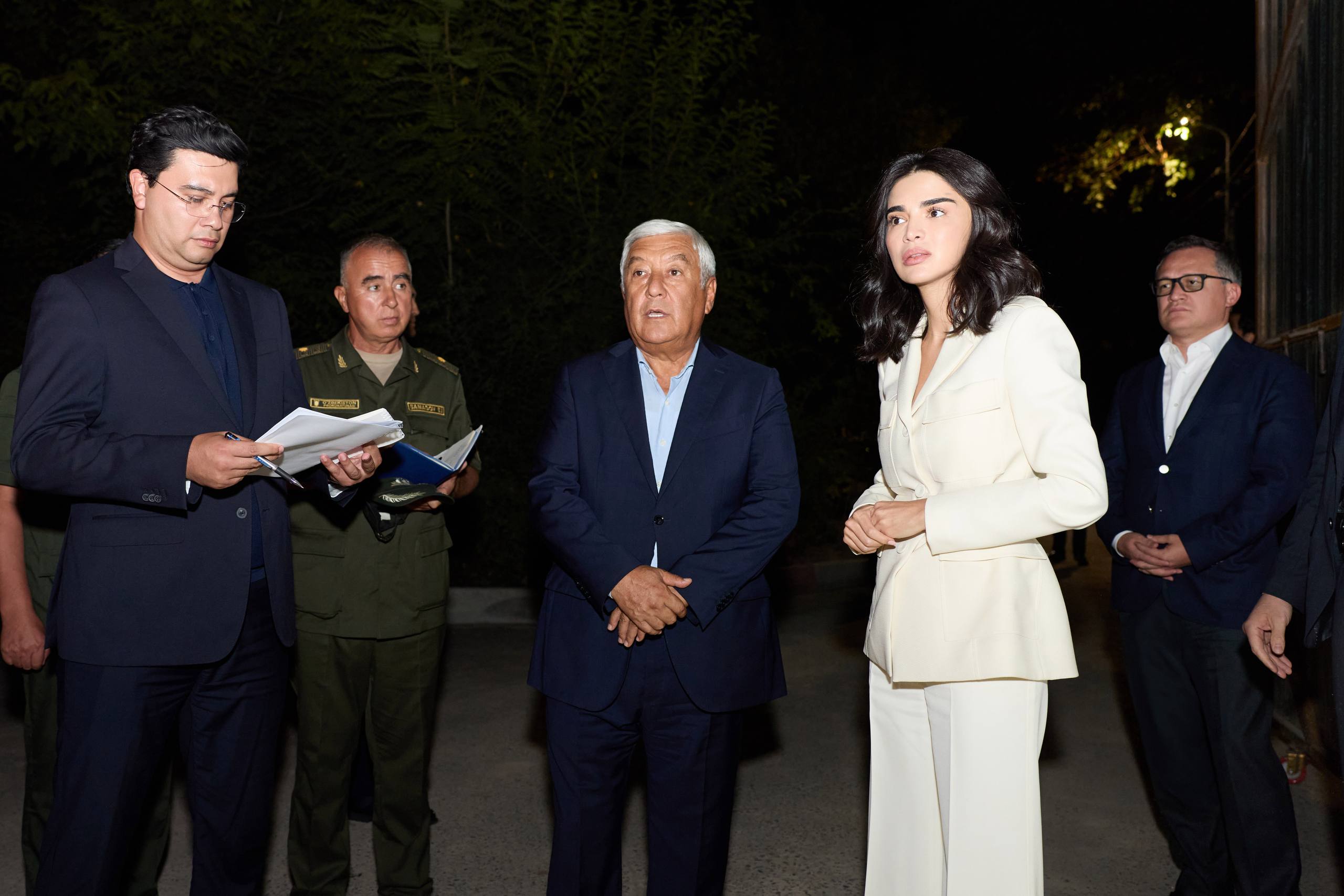Hovli / uy