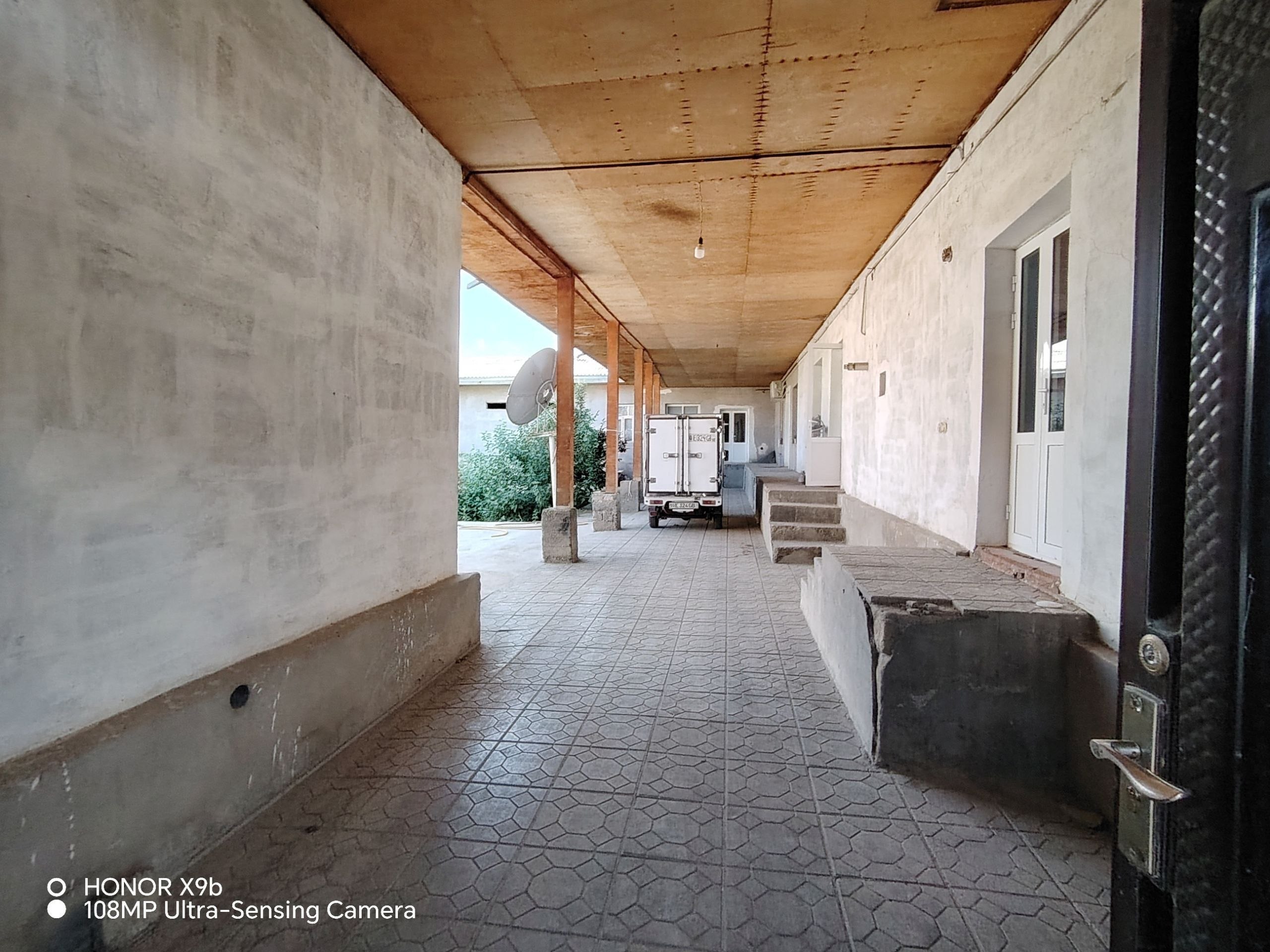 Hovli / uy