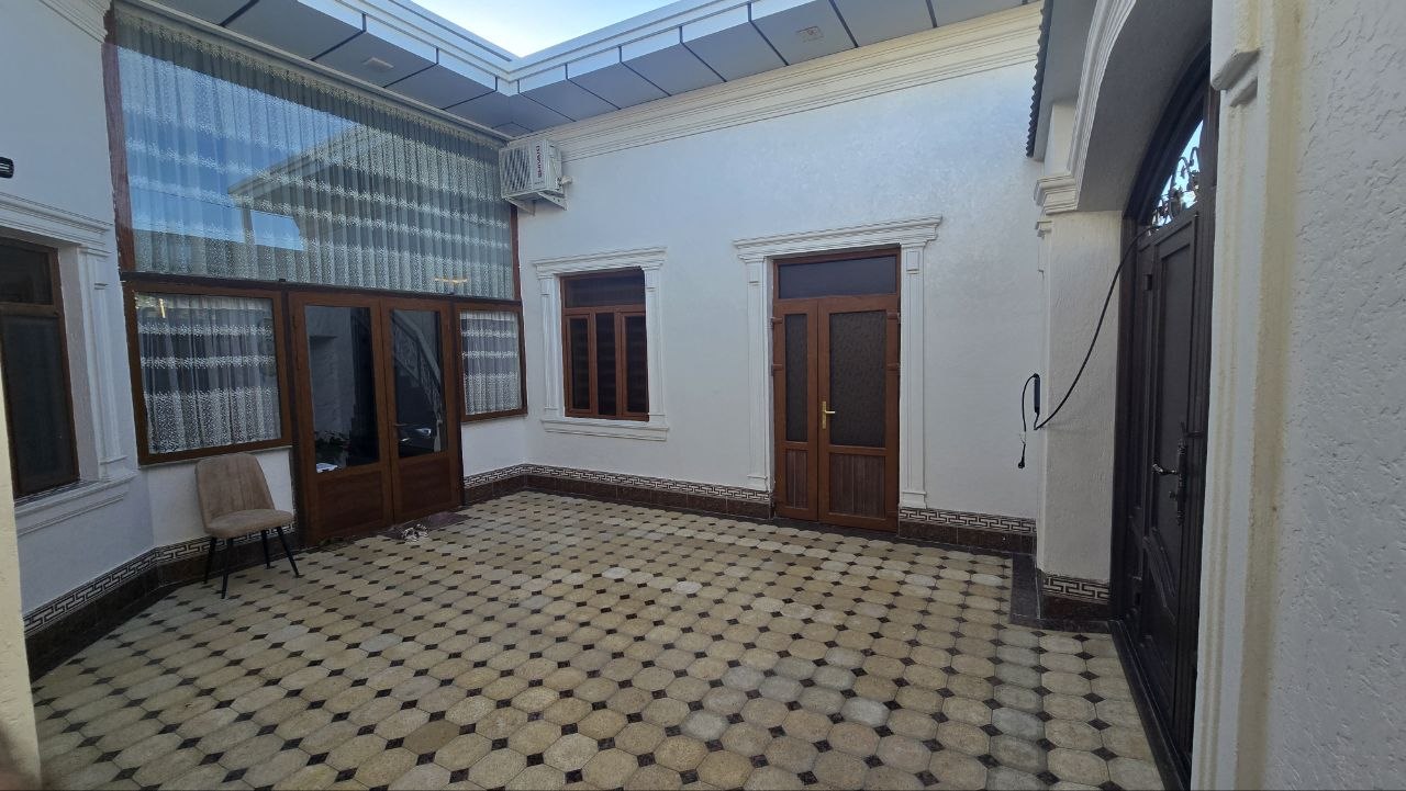 4 xonali 120m² kvartira — 2 qavat, 3 ta sanuzel