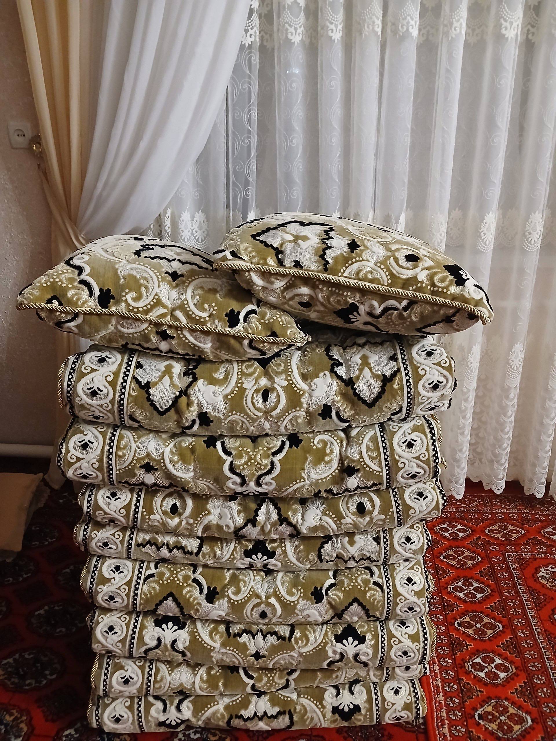 Янги кўрпачалар сотилади