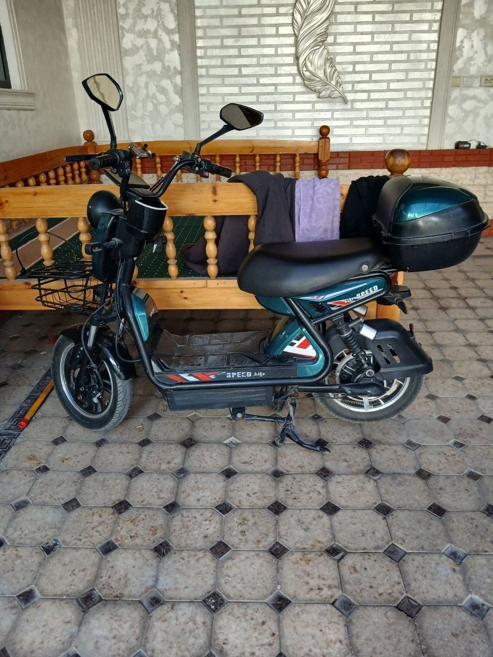Speed bike — 200 kg ko'taradi, 140 km/soat