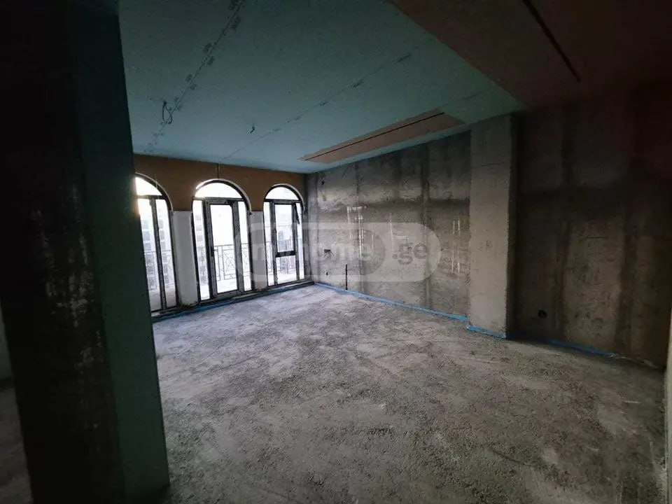 4 xonali keng kvartira — 112 m2, 10/10 qavat