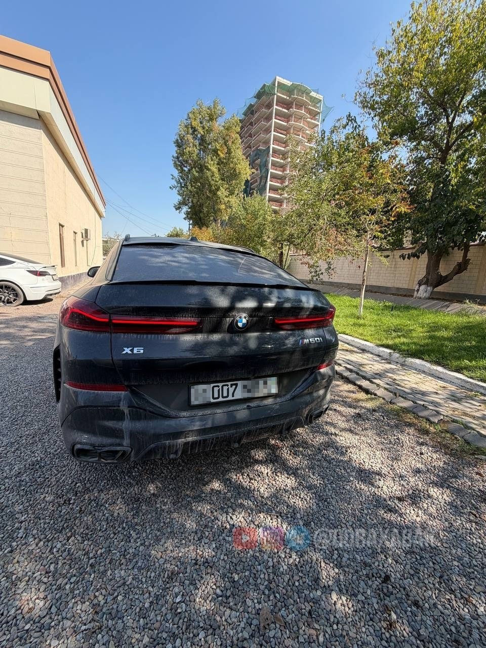 BMW X6 avtomashinasini 1,5 mlrd so'mga sotish