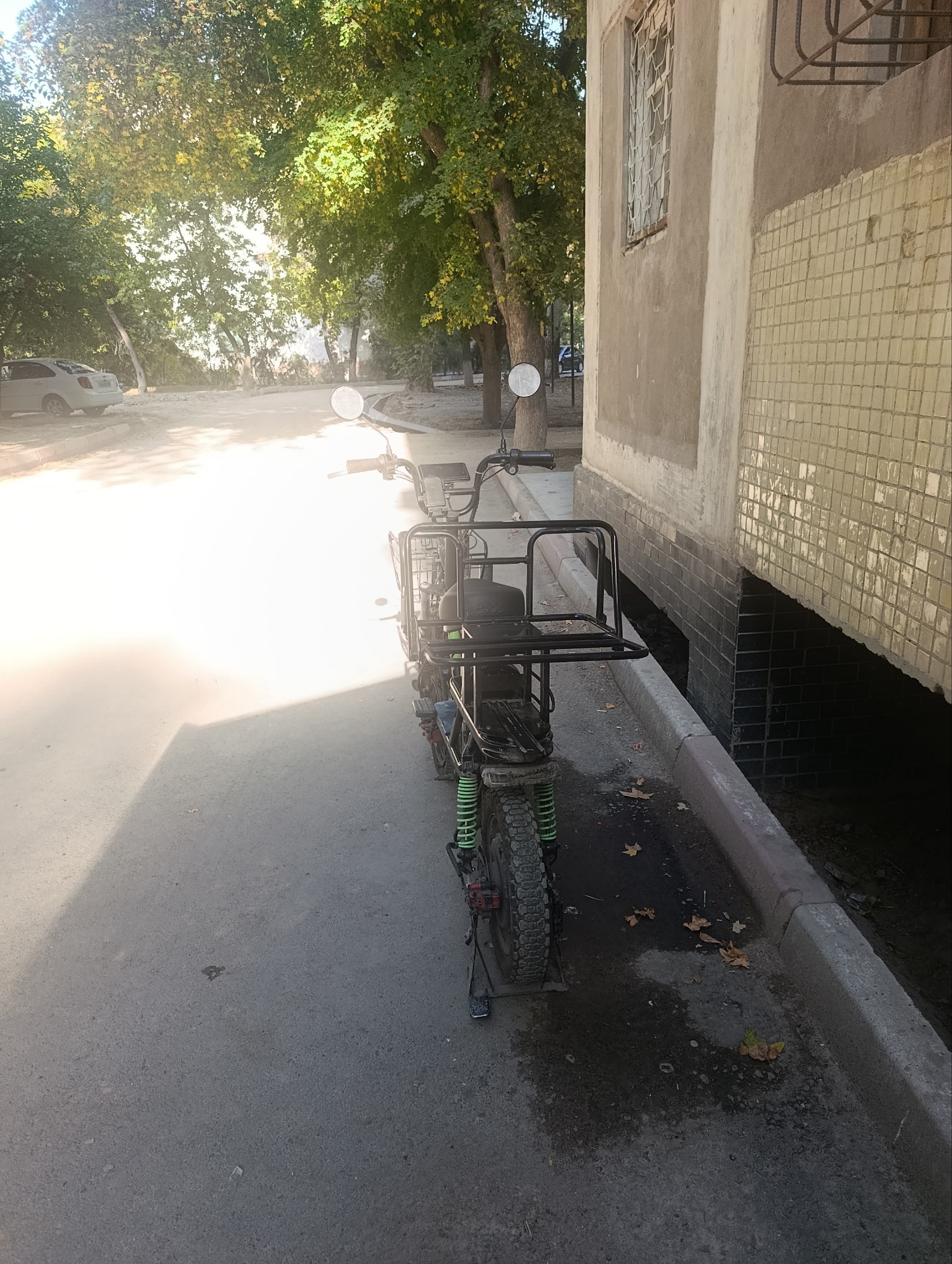 Skuter 2 ta akkumulyator 2 ta zaryadchik Realniy kelib