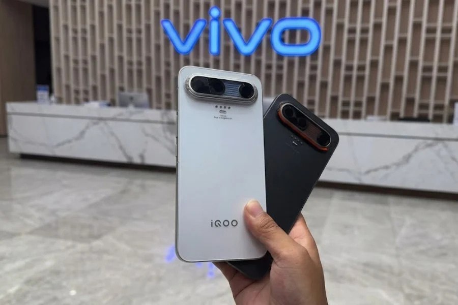 IQOO X 15 000 мАч и Snapdragon 8 Elite Gen10 Pro