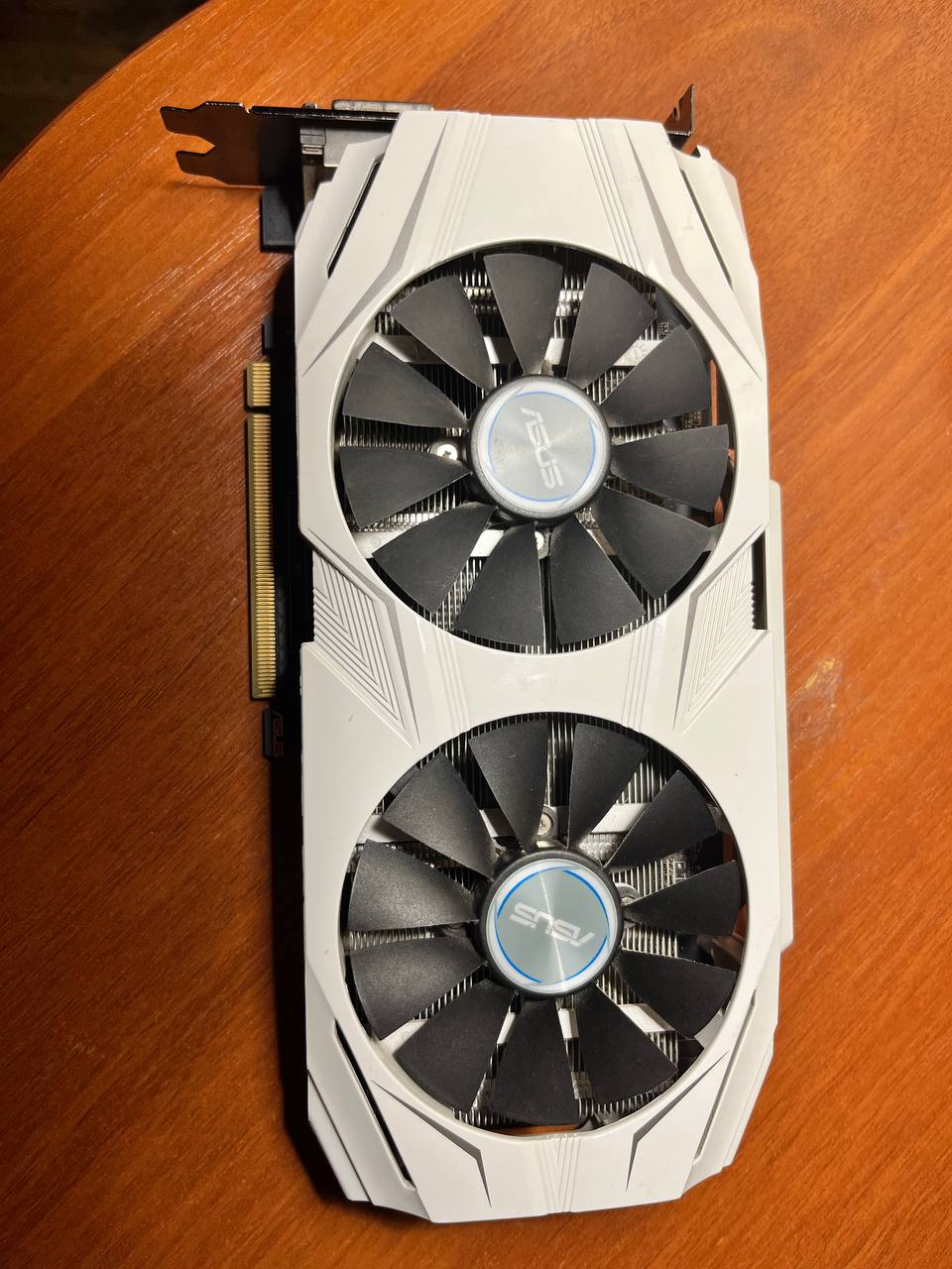 Asus GeForce GTX 1060 3GB — toza, ishlaydi