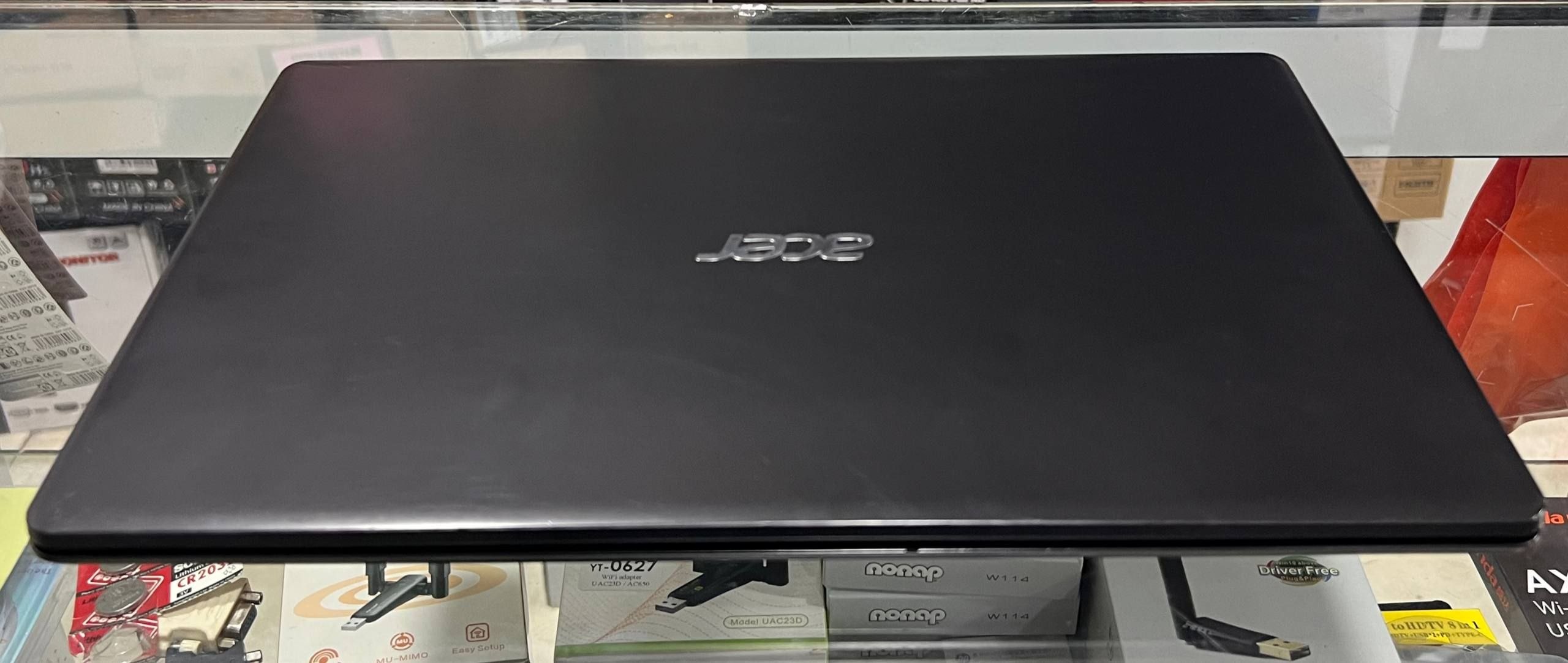 ACER noutbuk B U