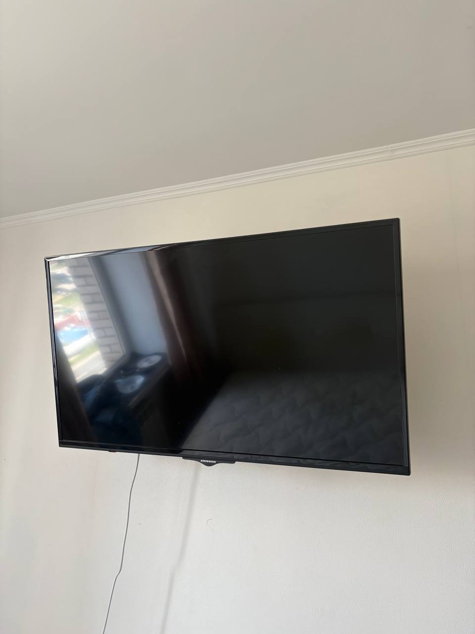 Erisson 40' televizor — ideal holat, smart TV